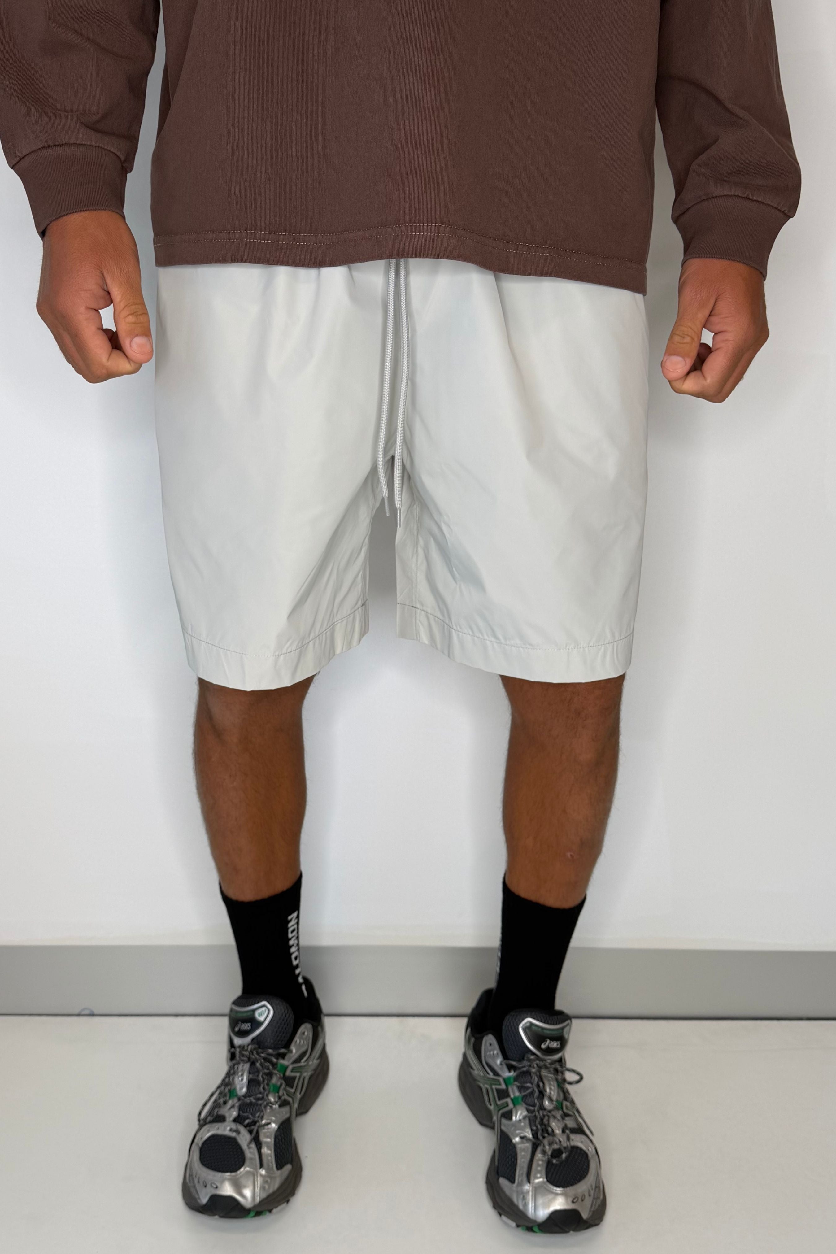 Pat Walk Short Light Grey