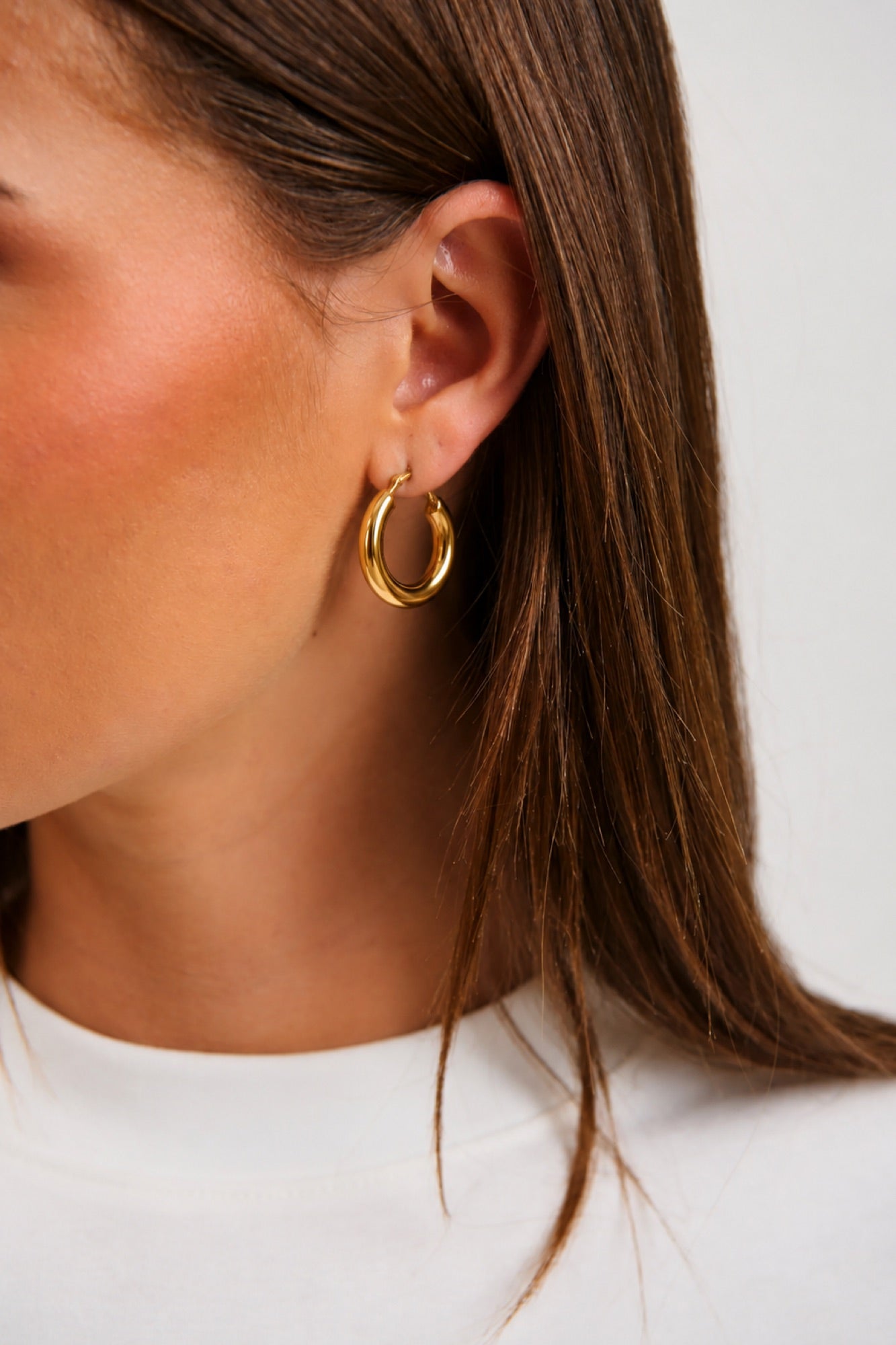 Vanya Hoop Earrings Gold