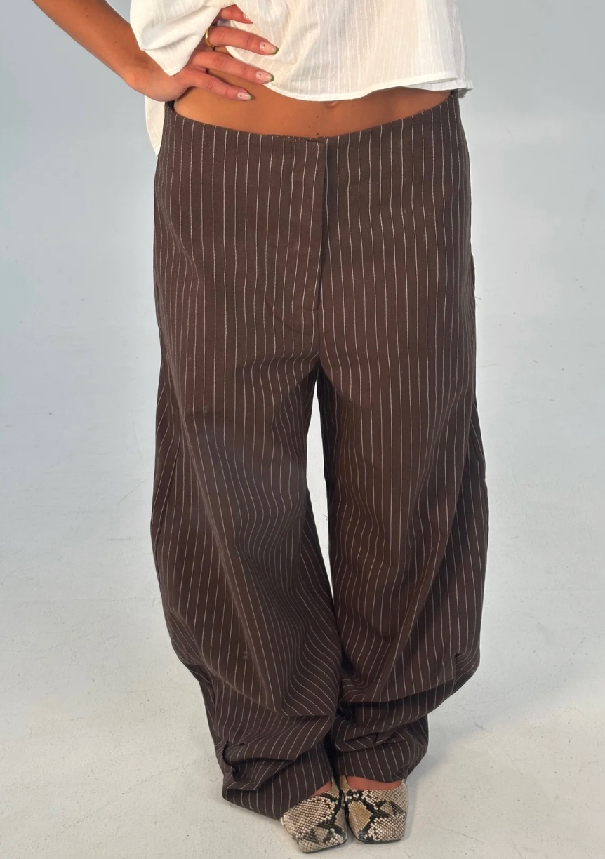Barrel-Leg Pants Are Still Everywhere—Here’s How to Style Them