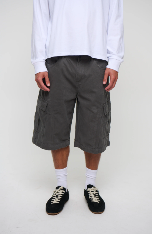 The ’90s Cargo Short Is Back — And Baggy Is Better