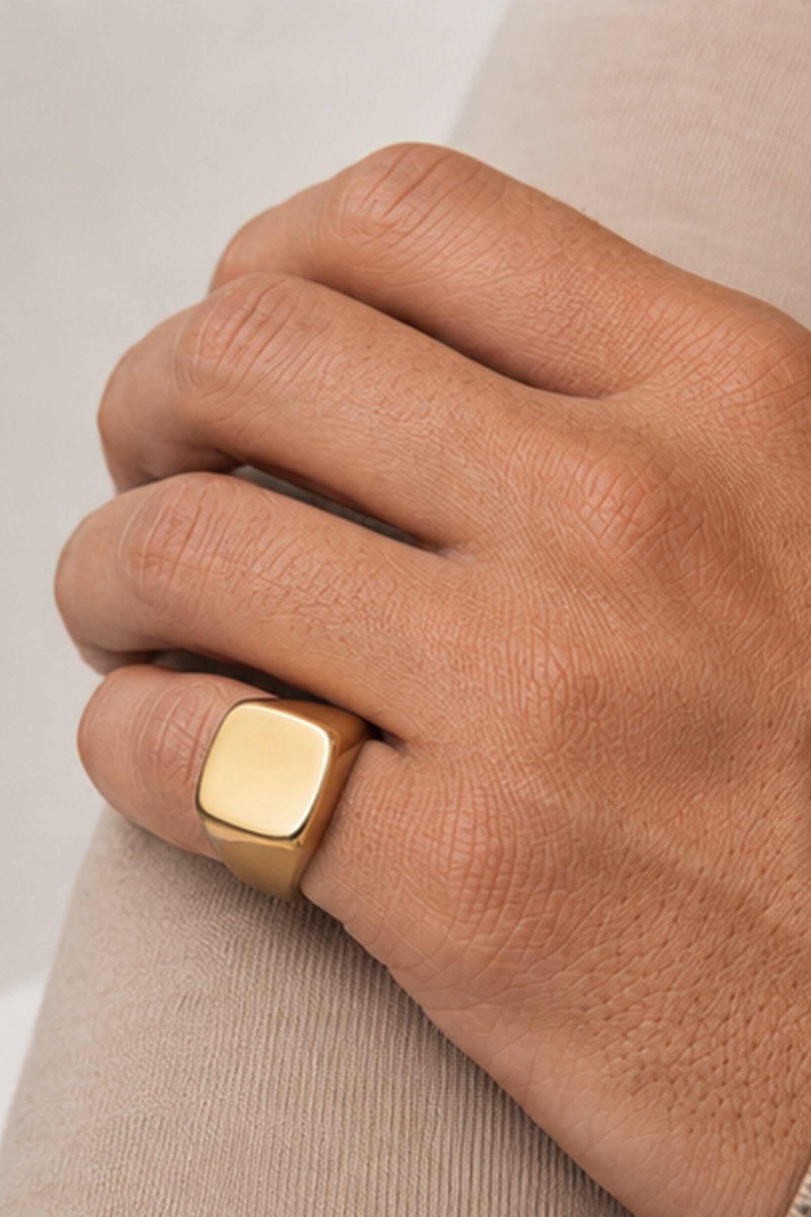 Bold Signet Ring Gold