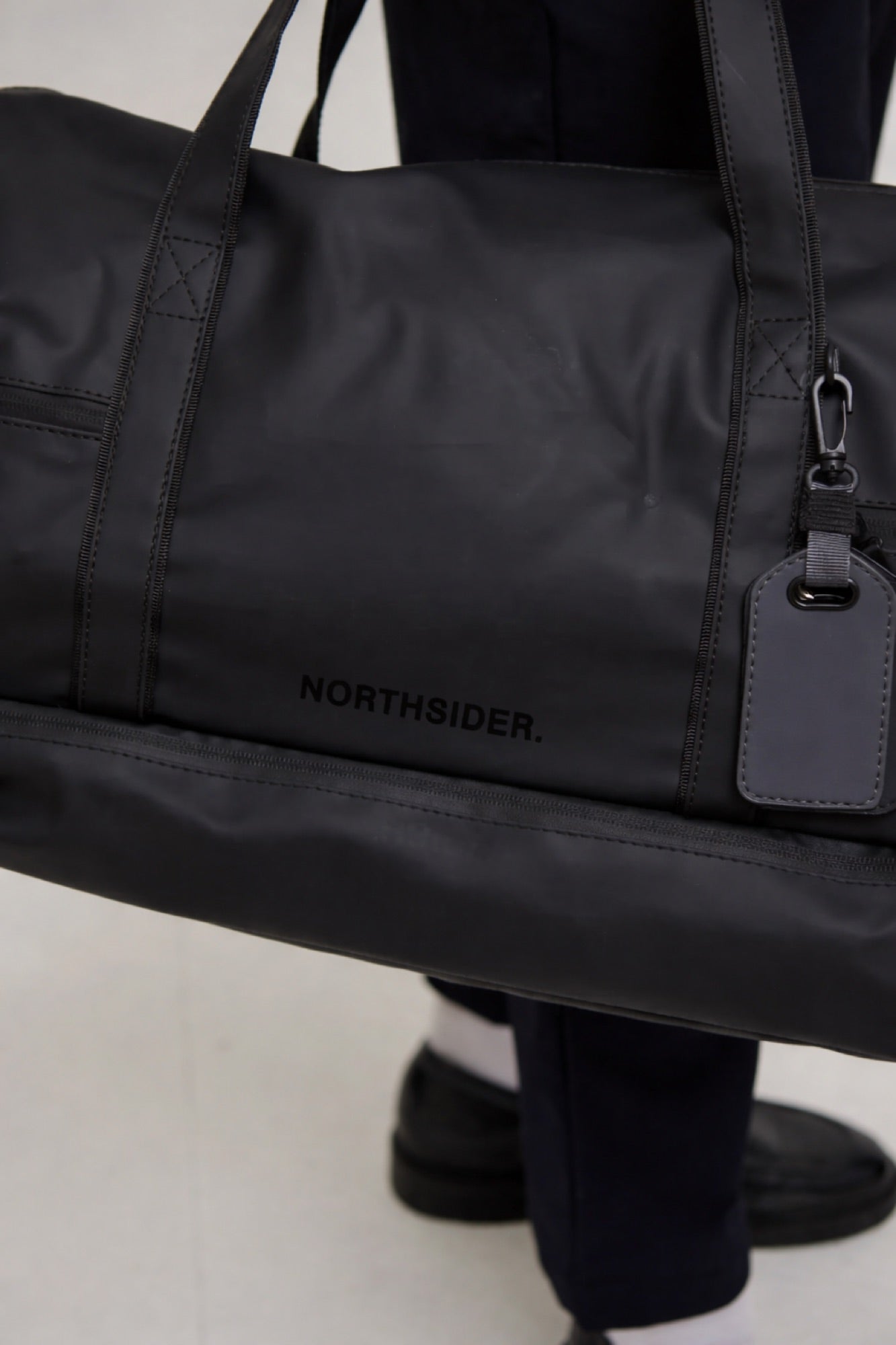 Bronze Snake Travel Bag Black