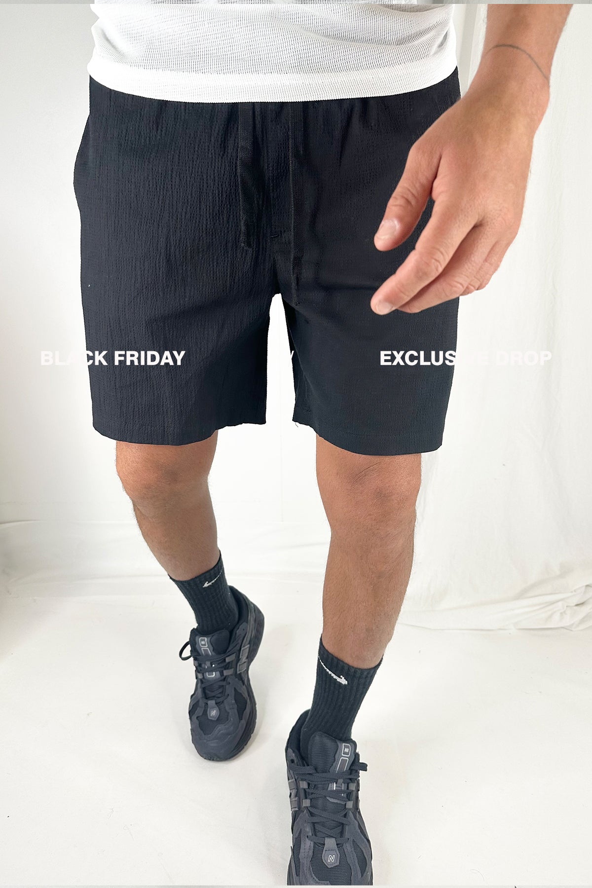 Texture Walk Short Black