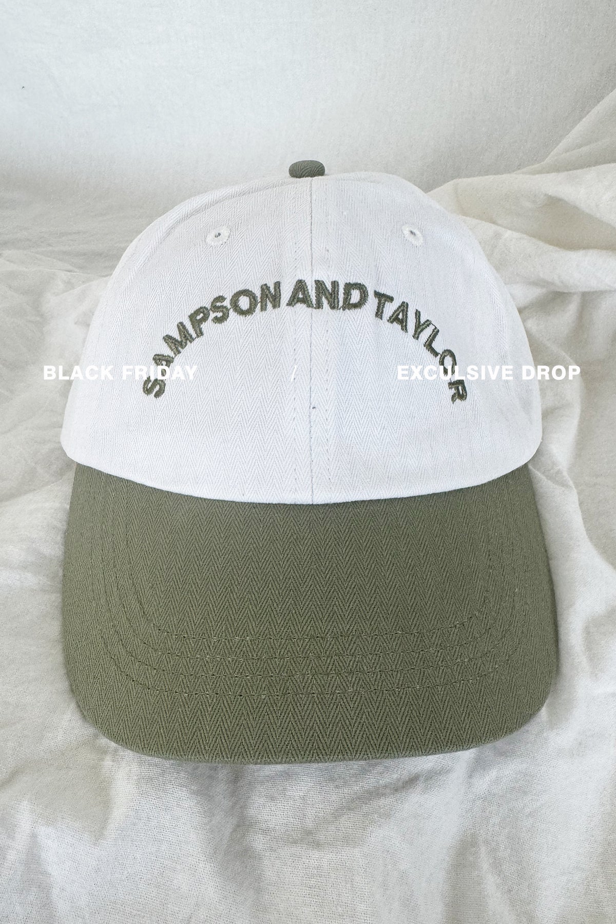 Holiday Cap Emerald