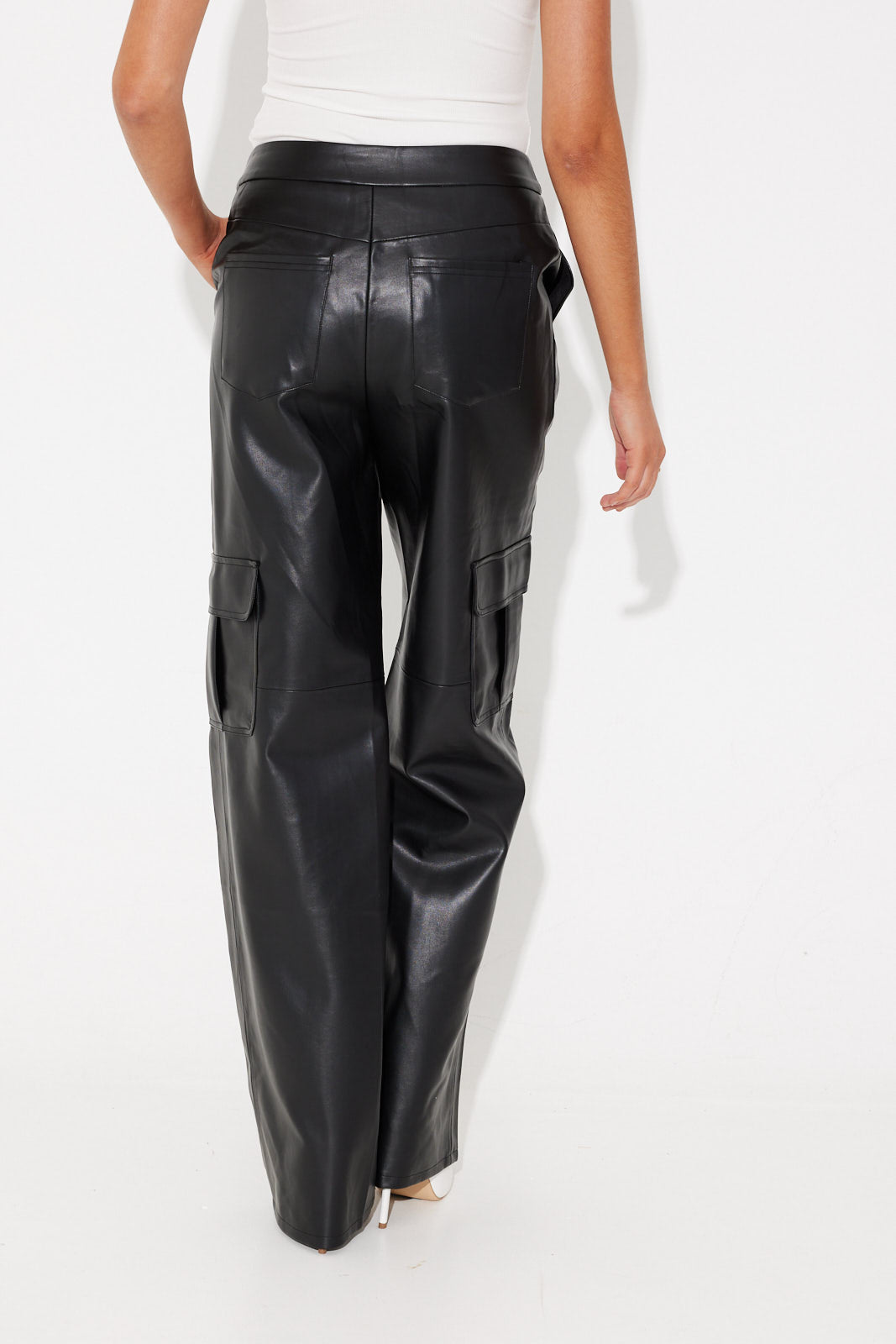 Lioness Miami Vice Faux Leather Cargo Pant  Urban Outfitters Korea   Clothing Music Home  Accessories