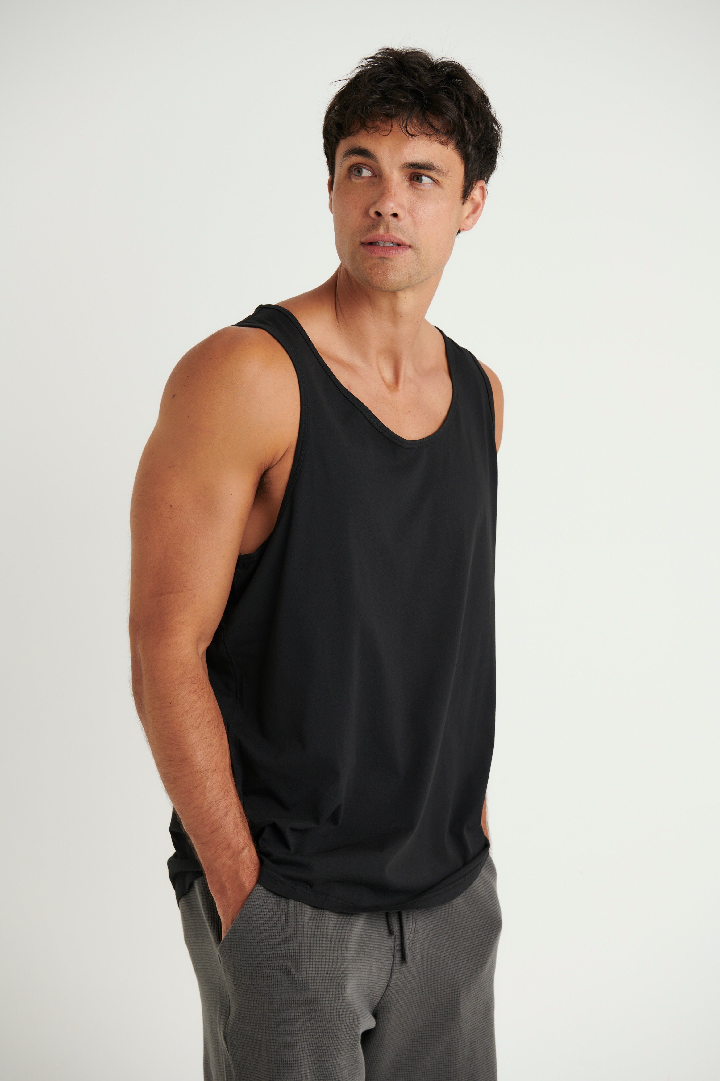 Julius Lightweight Tank Black
