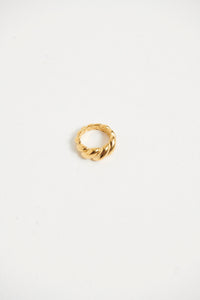 NTH Croissant Ring Gold