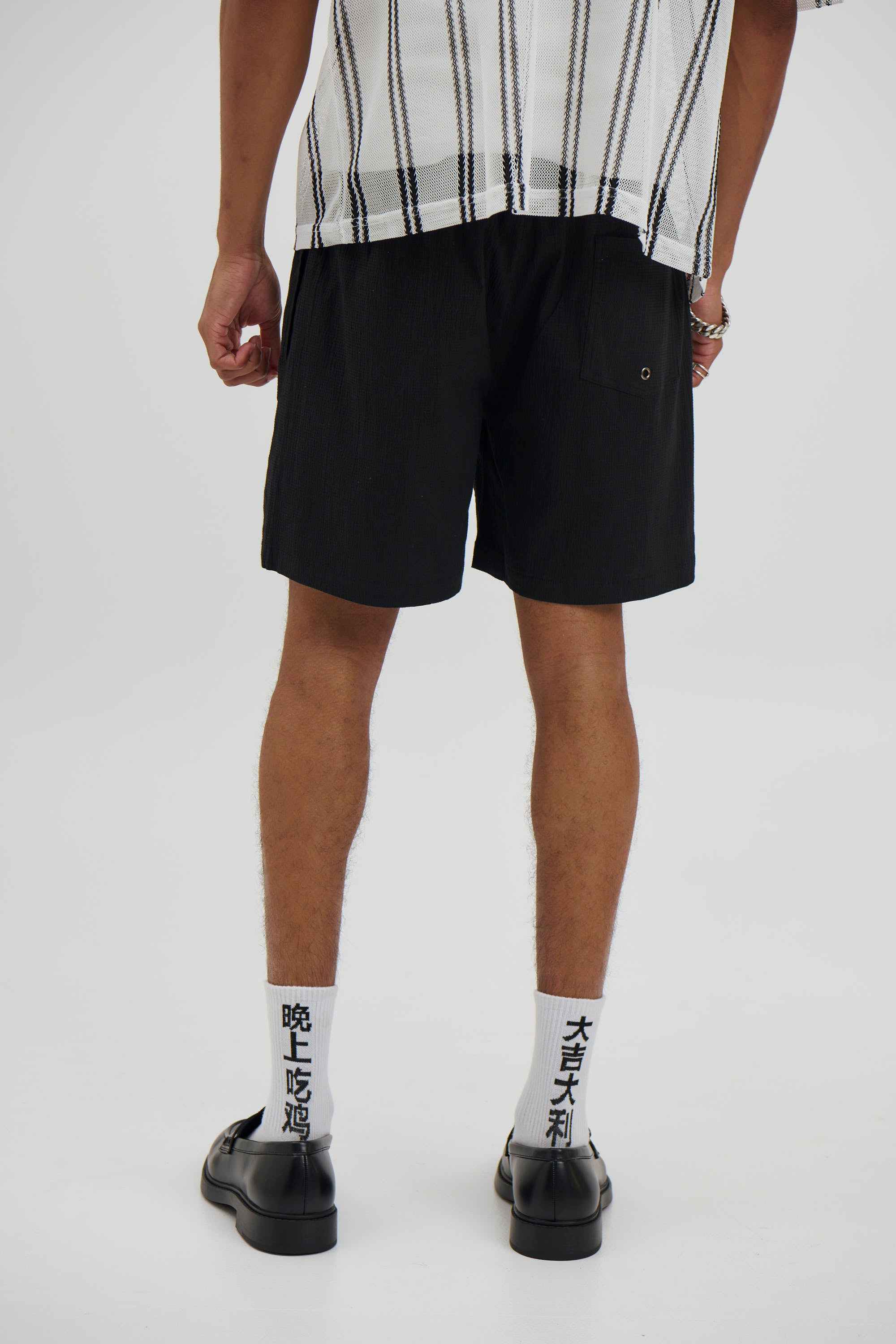 Texture Walk Short Black