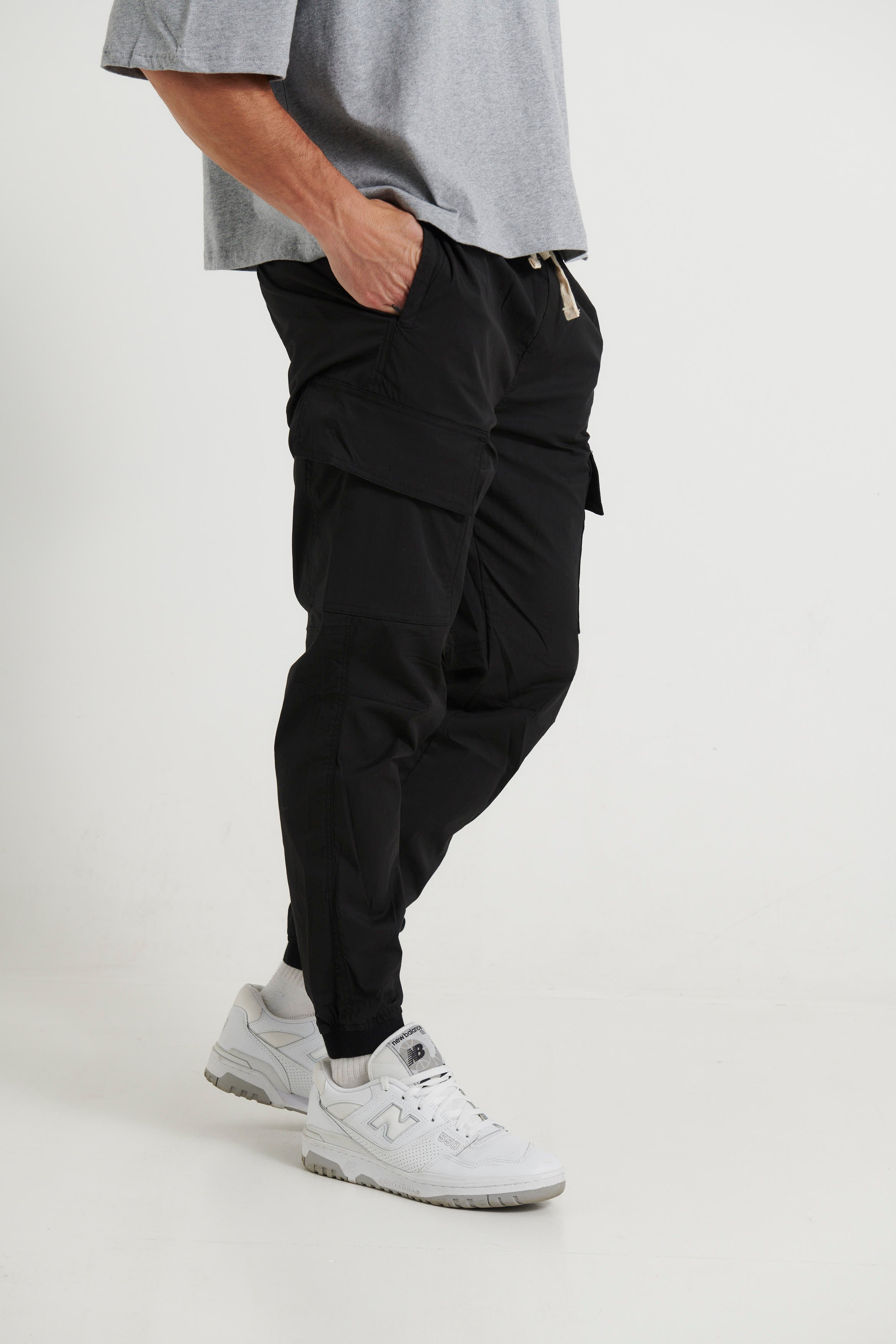 Zip Chute Jogger Black