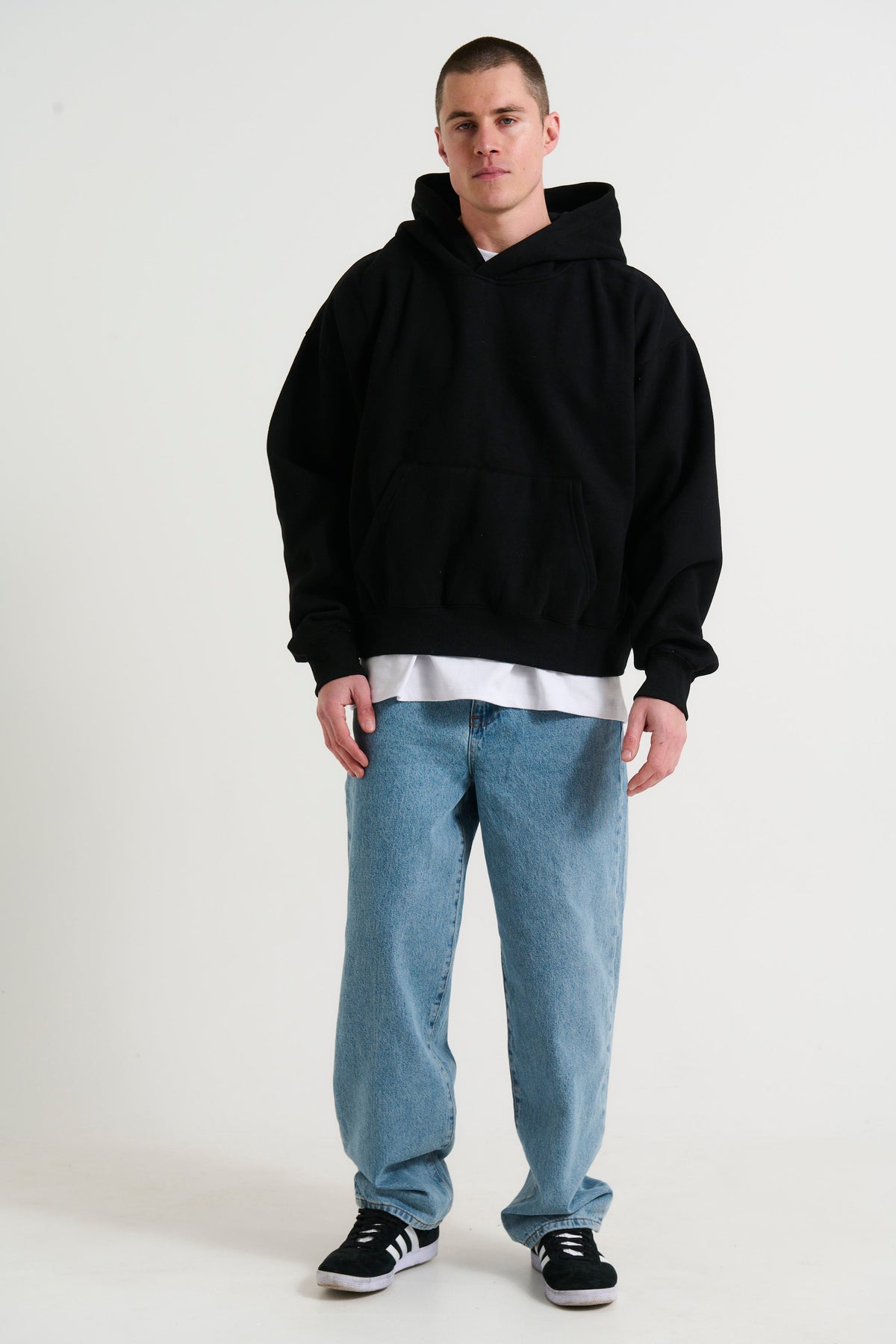 Roman Cropped Drop Hoodie Black