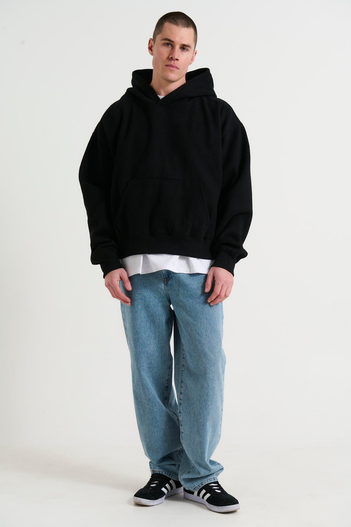 Roman Cropped Drop Hoodie Black