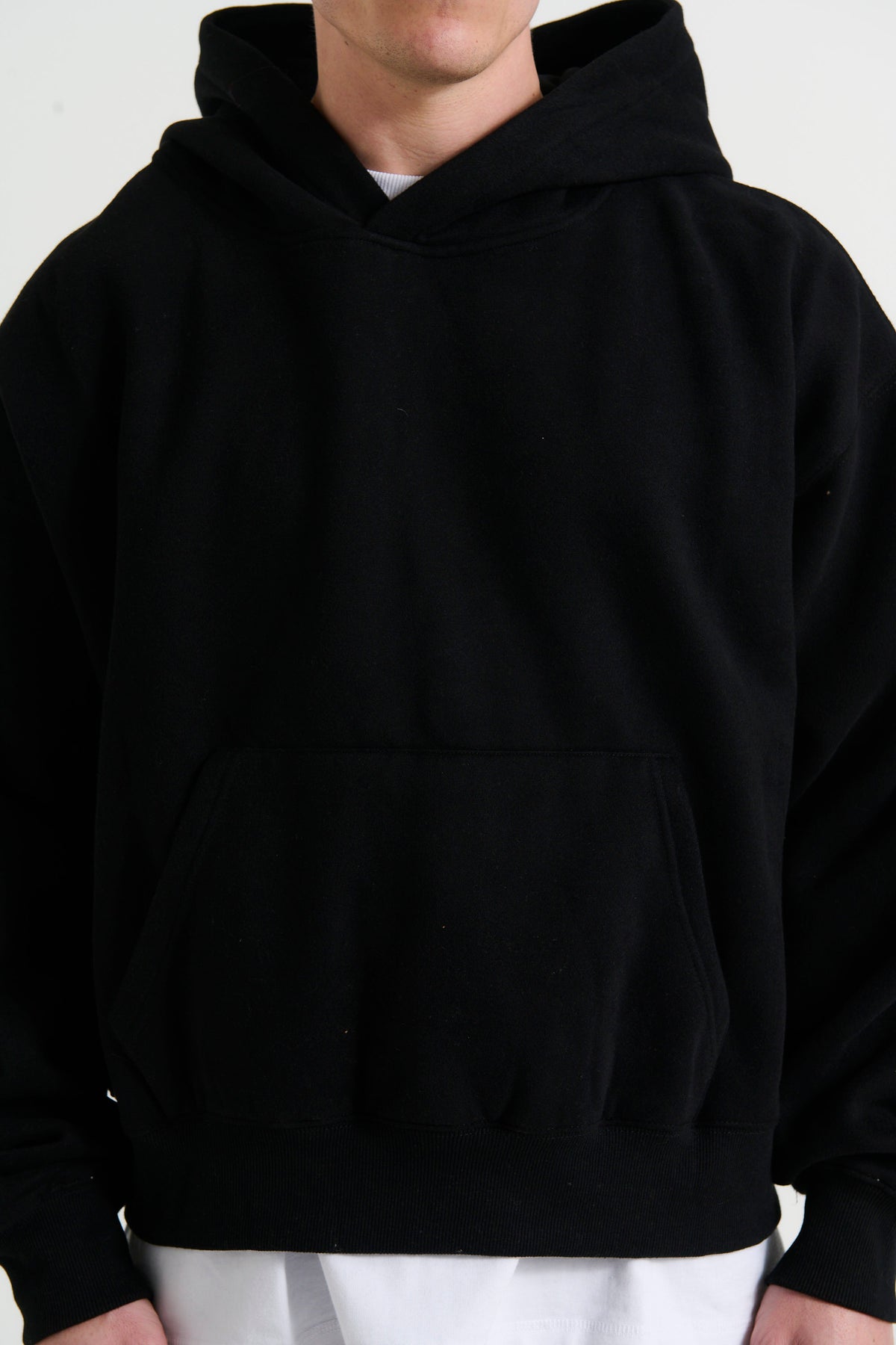 Roman Cropped Drop Hoodie Black