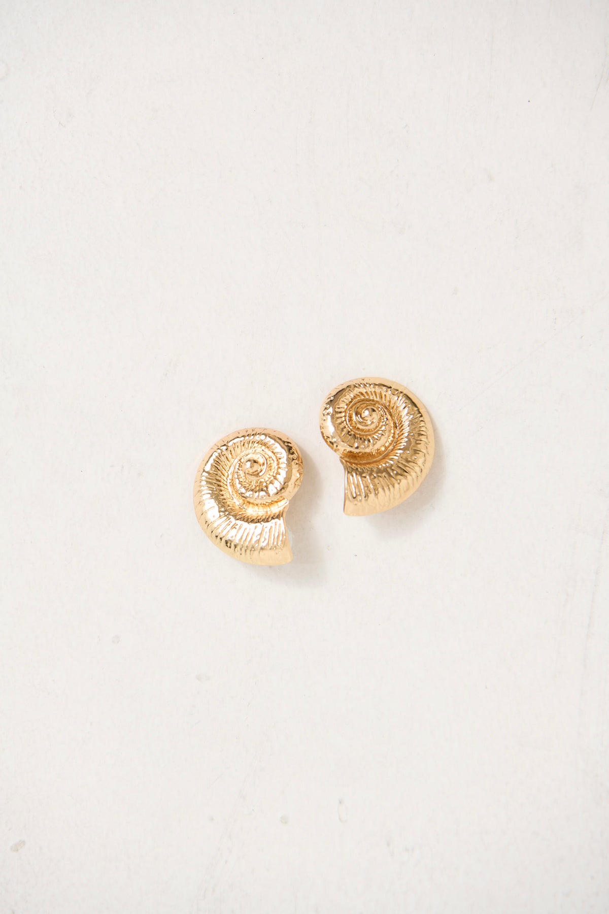 Shell Earrings Gold