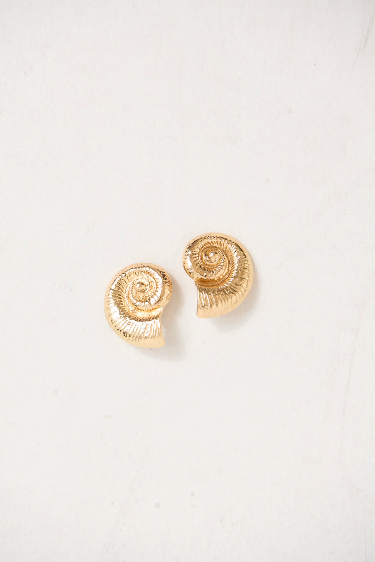 Shell Earrings Gold