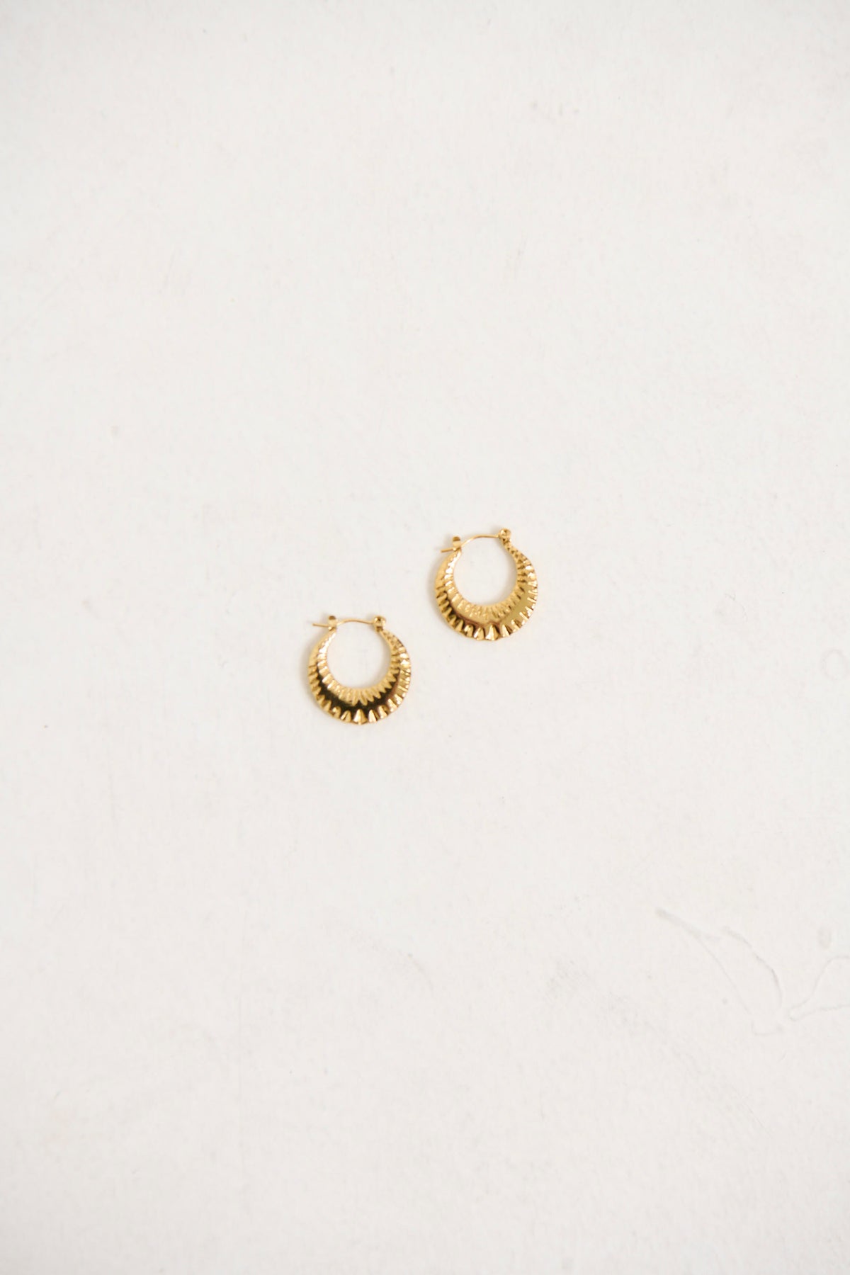 Mia Hoop Earring Gold