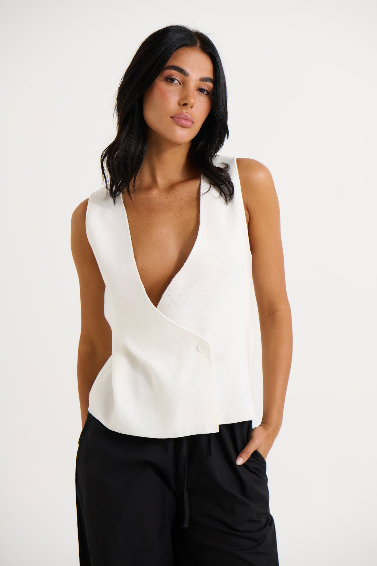 Taya Knitted Vest White