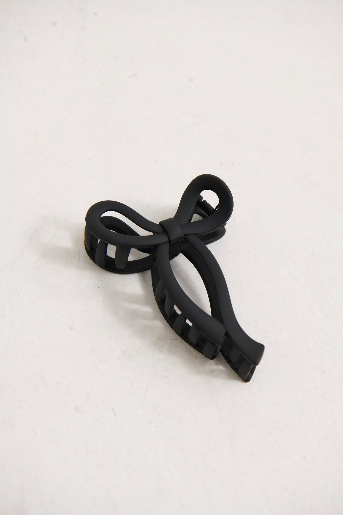 Daniella Bow Claw Clip Black