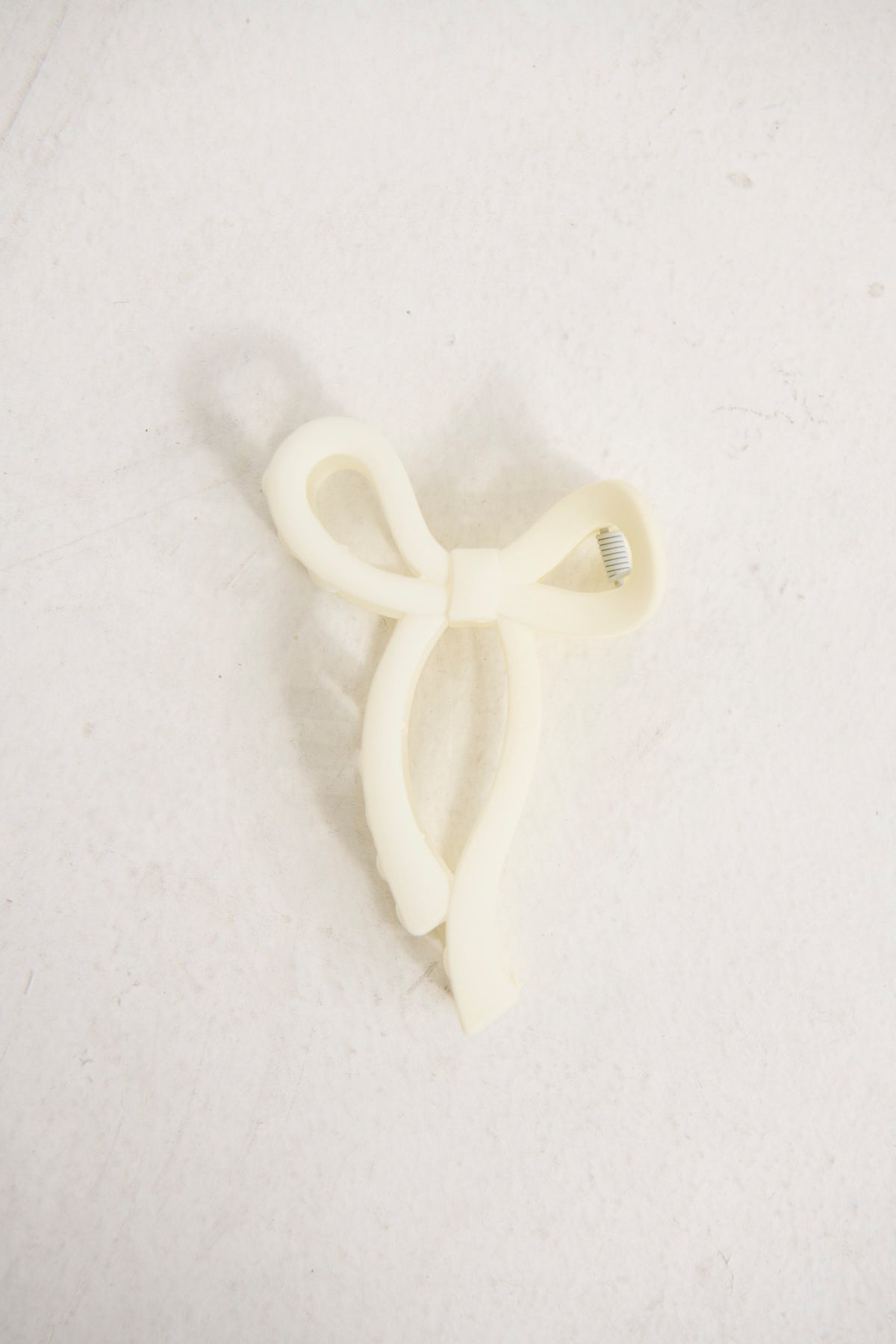 Daniella Bow Claw Clip White