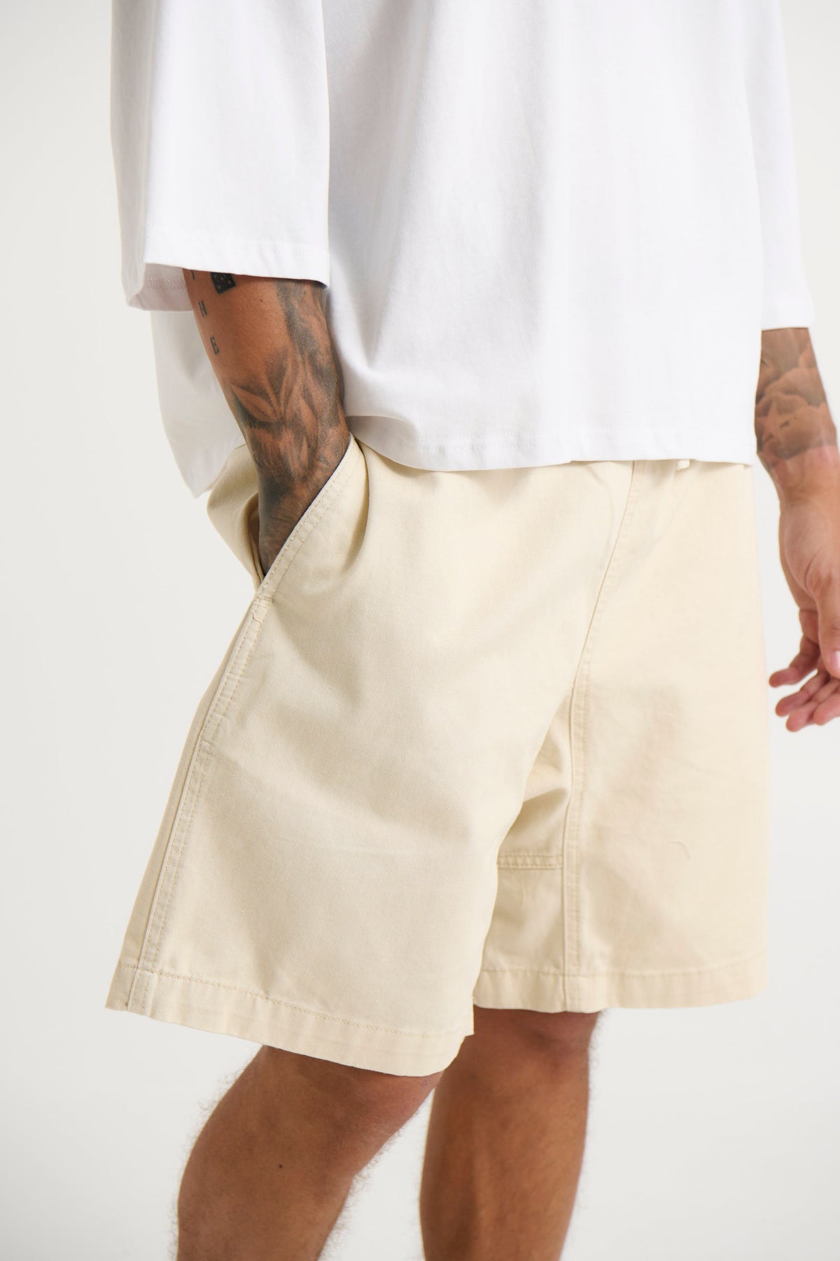 Fredrick Cotton Elastic Short Ivory