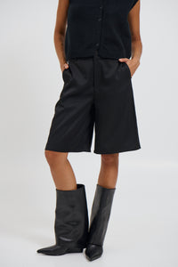 Narla Bermuda Short Black