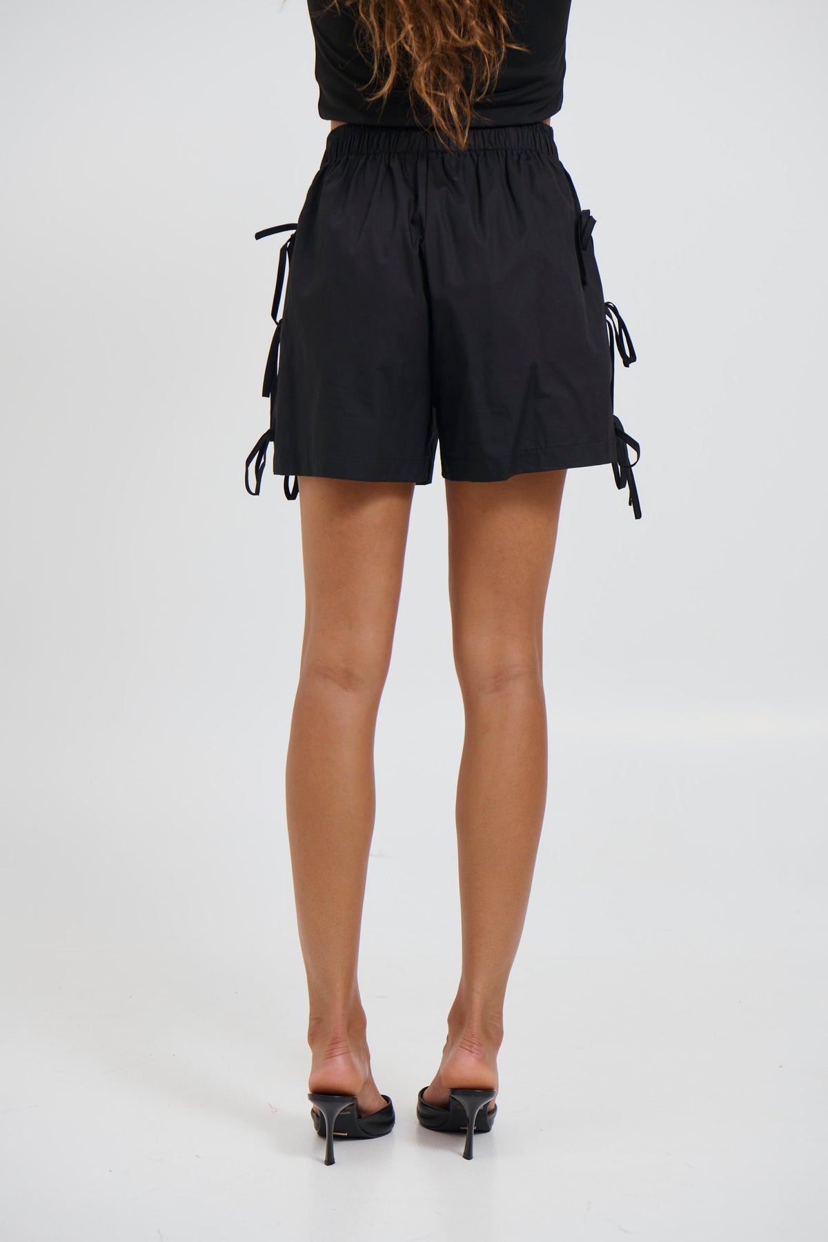 Linda Tie Short Black