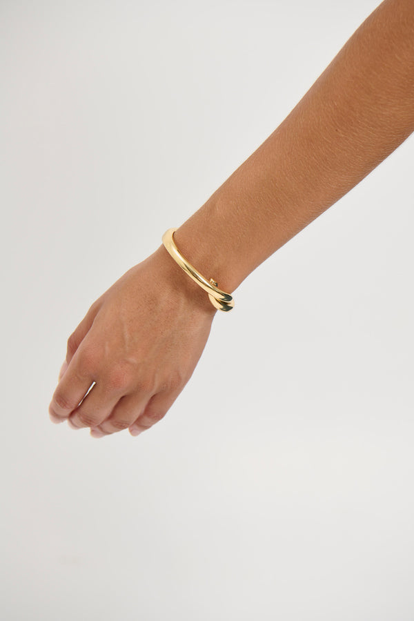 Interlock Twist Bangle Gold