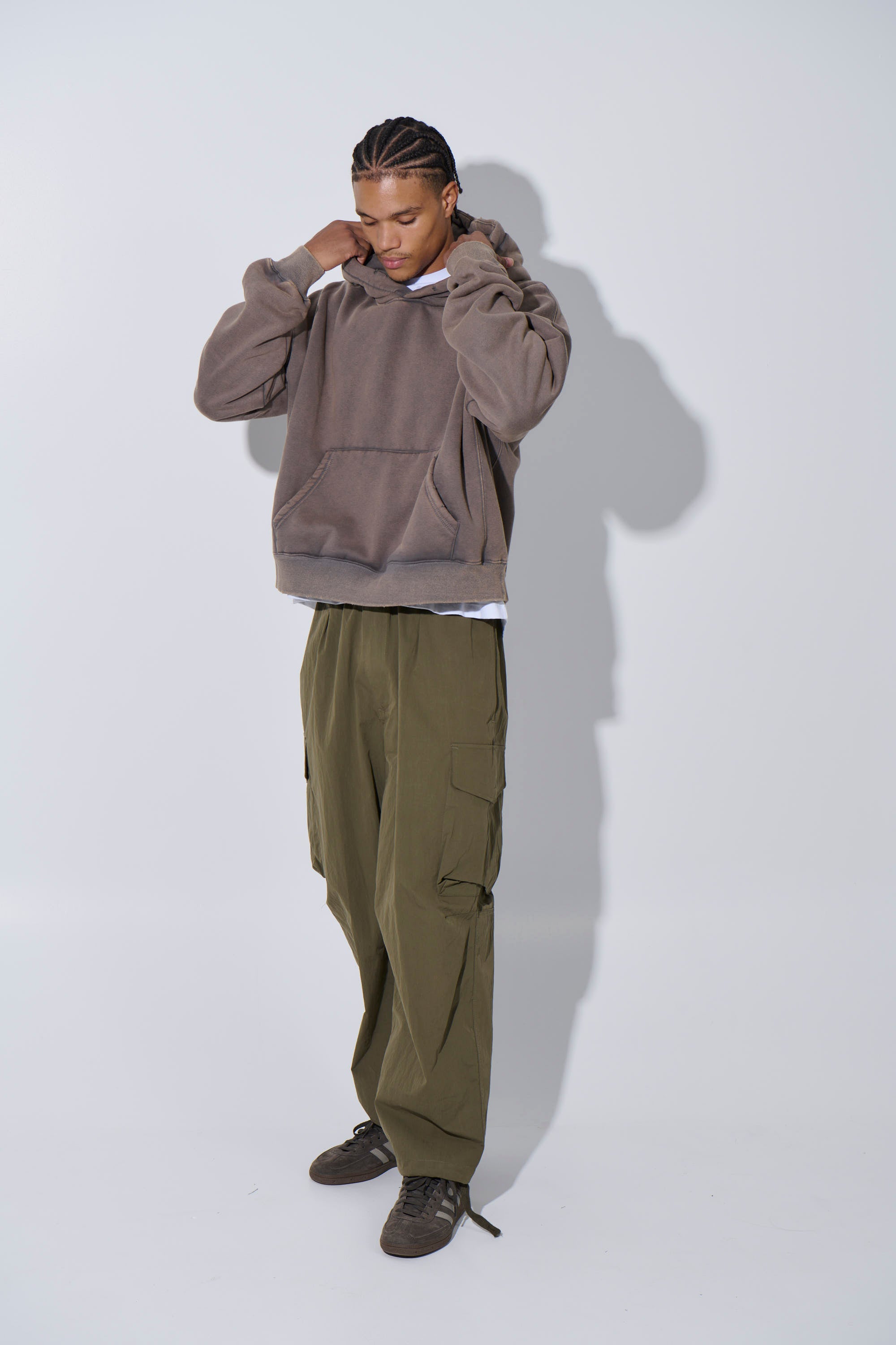 Roman Cropped Drop Hoodie Washed Choc