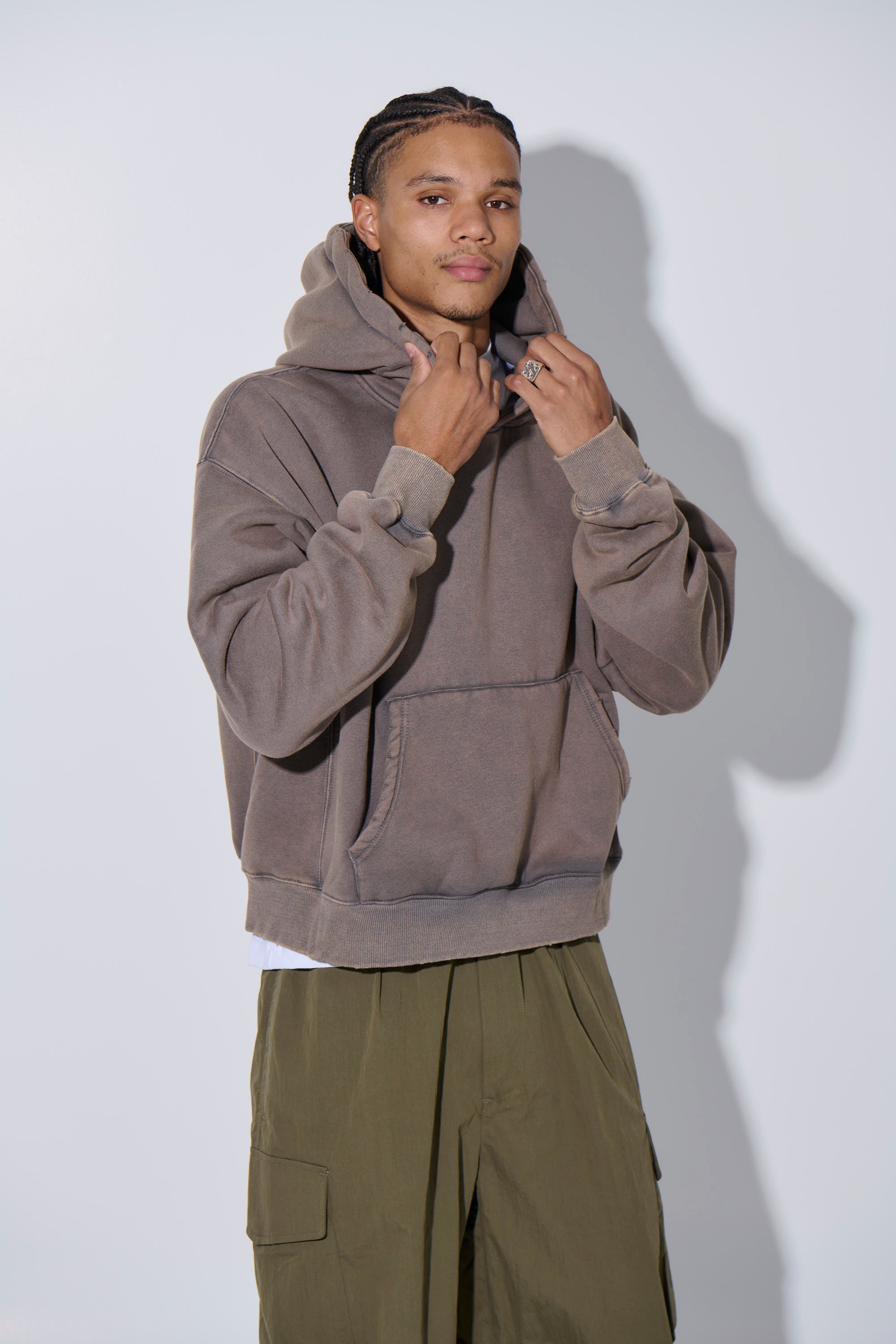 Roman Cropped Drop Hoodie Washed Choc