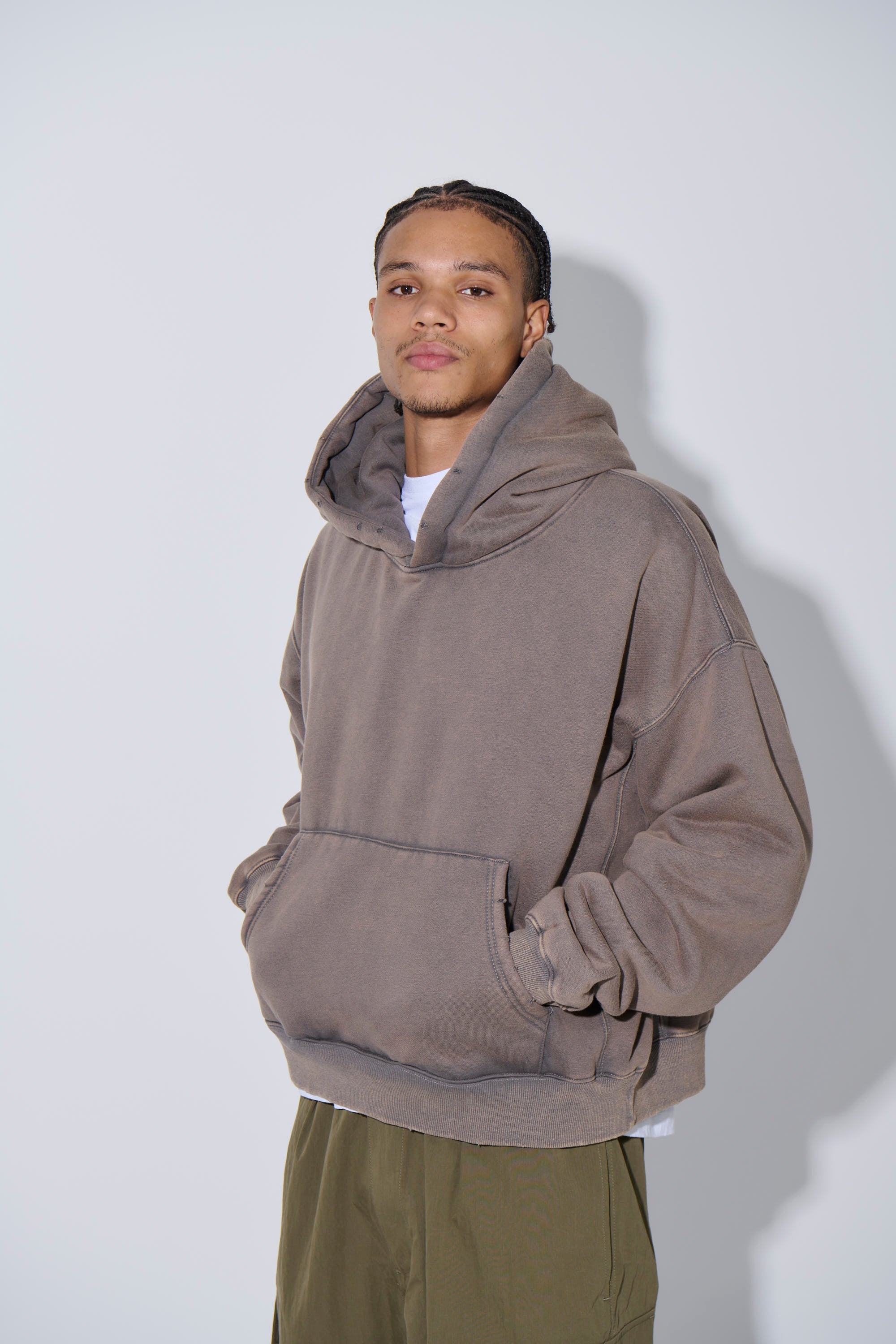 Roman Cropped Drop Hoodie Washed Choc