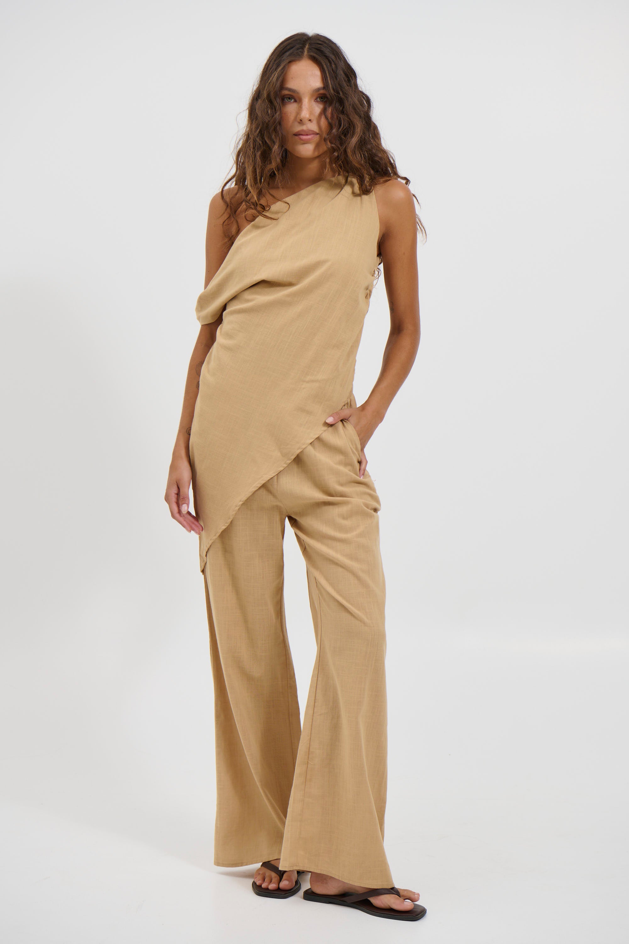 Tasi Set Tan