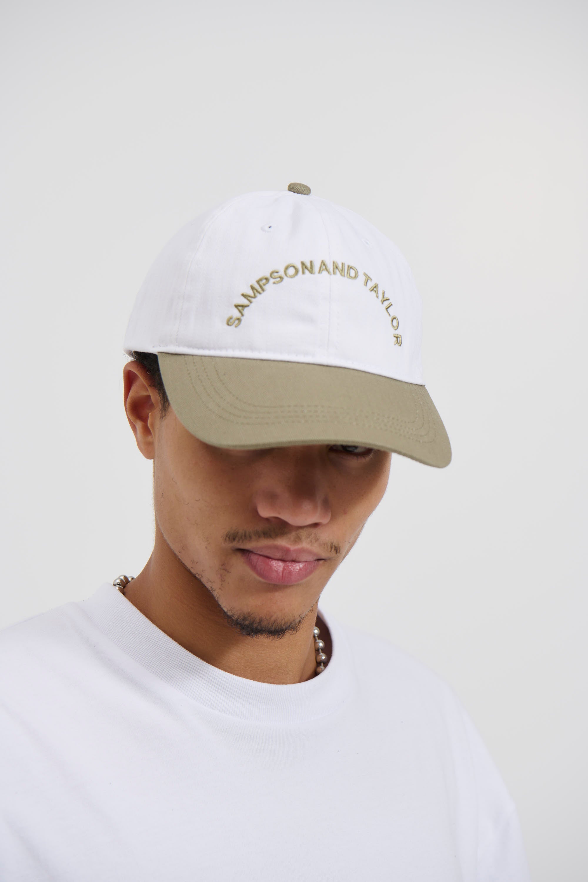 Holiday Cap Emerald