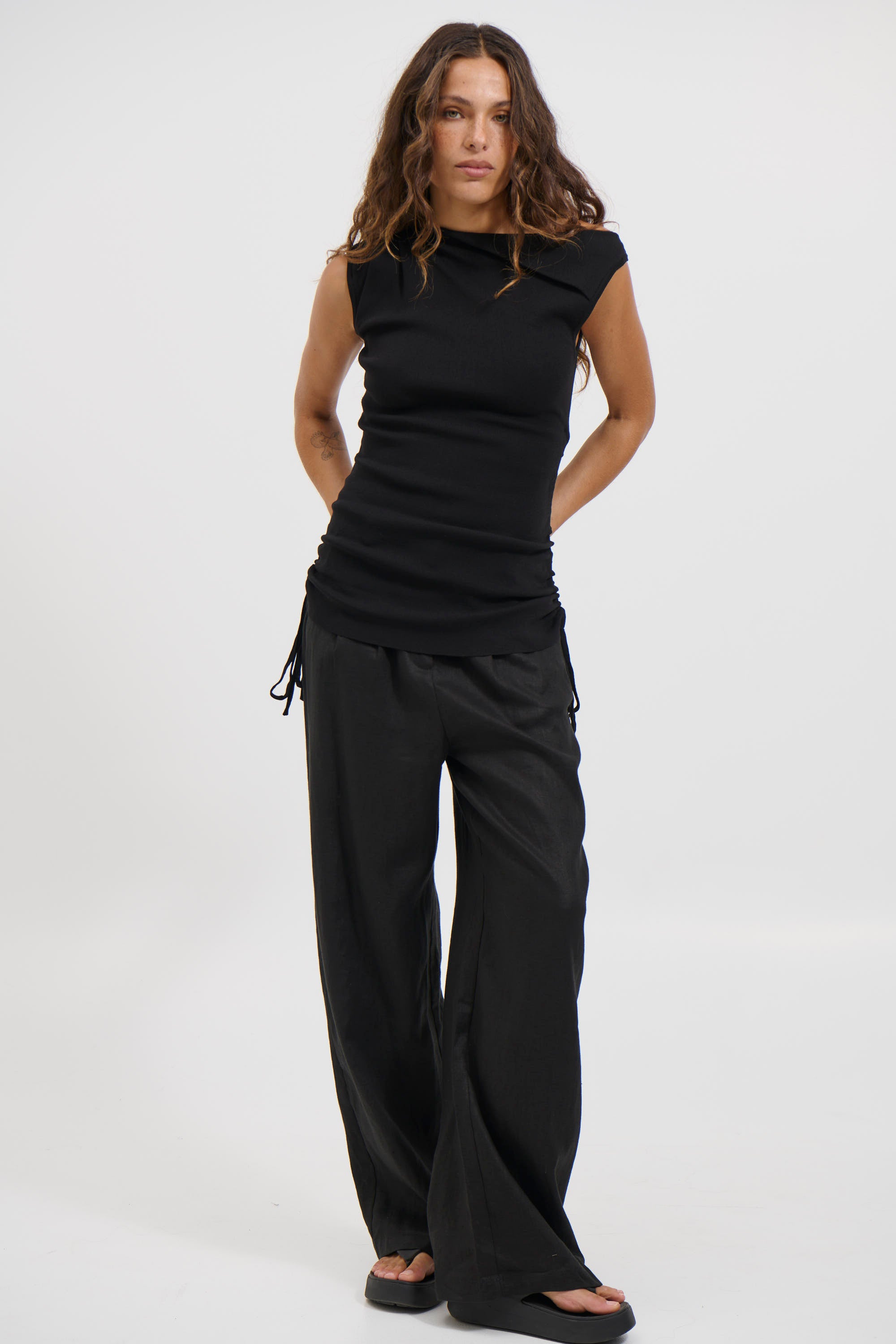Carson Top Black