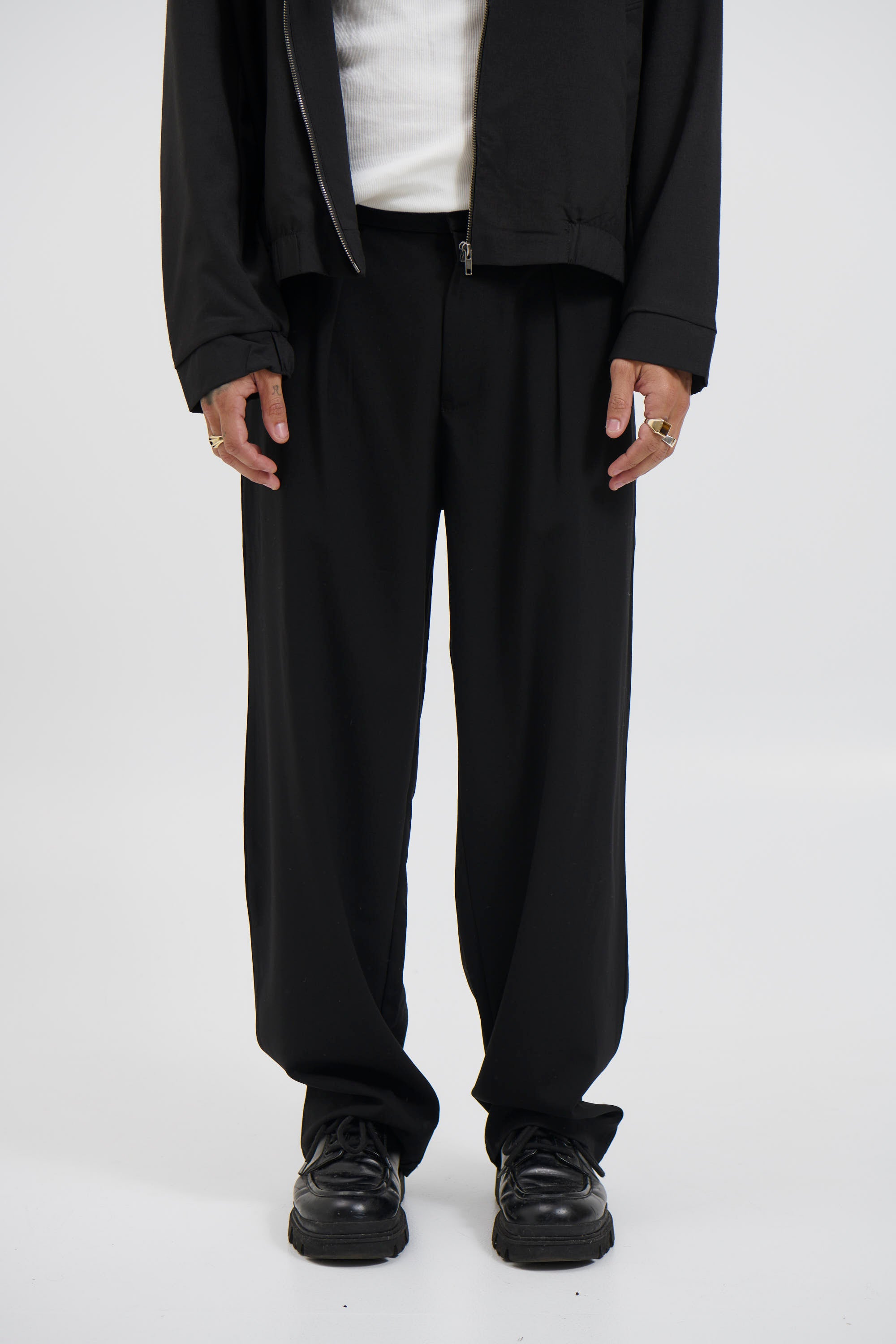 Lenny Pleat Straight Pant Black