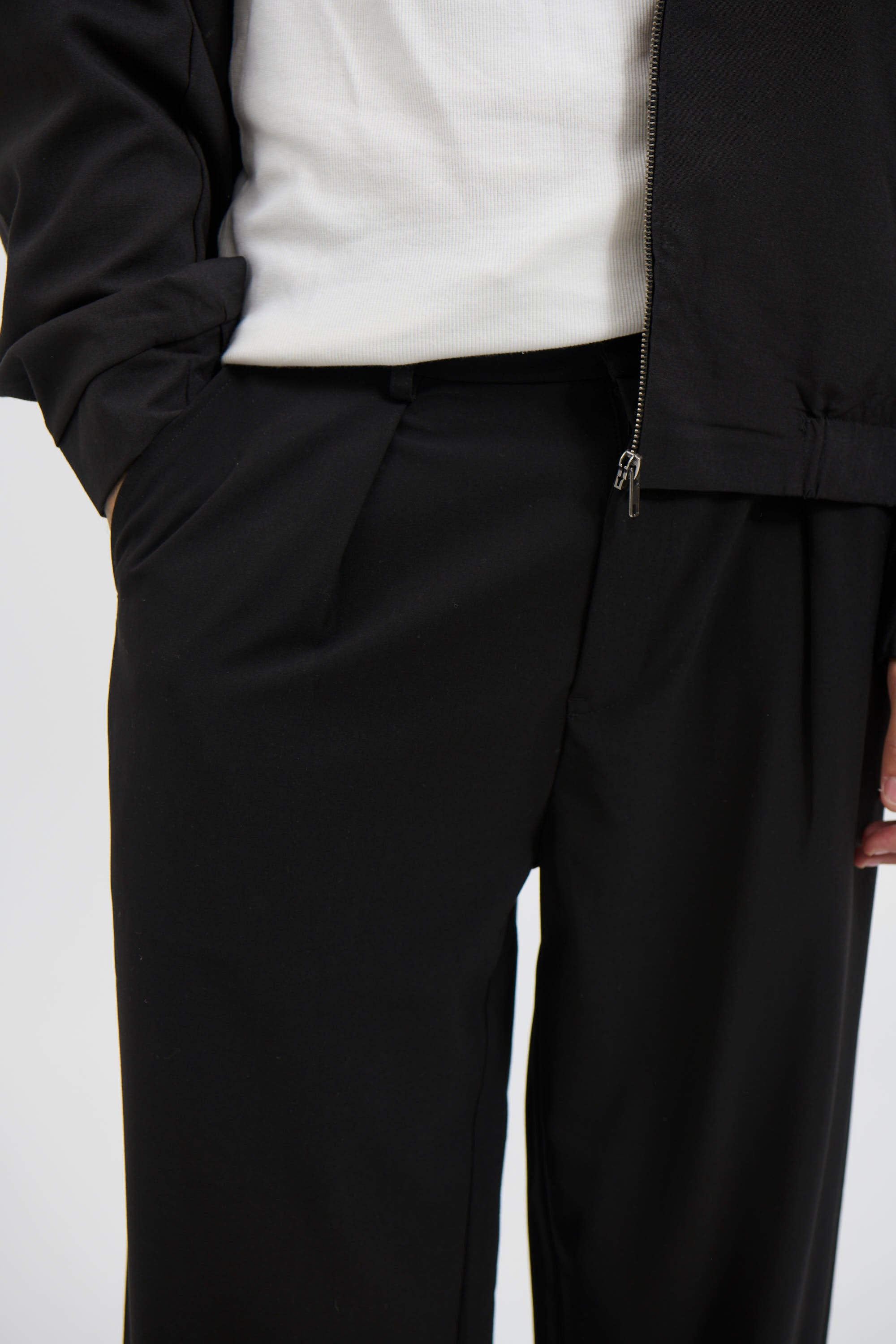 Lenny Pleat Straight Pant Black