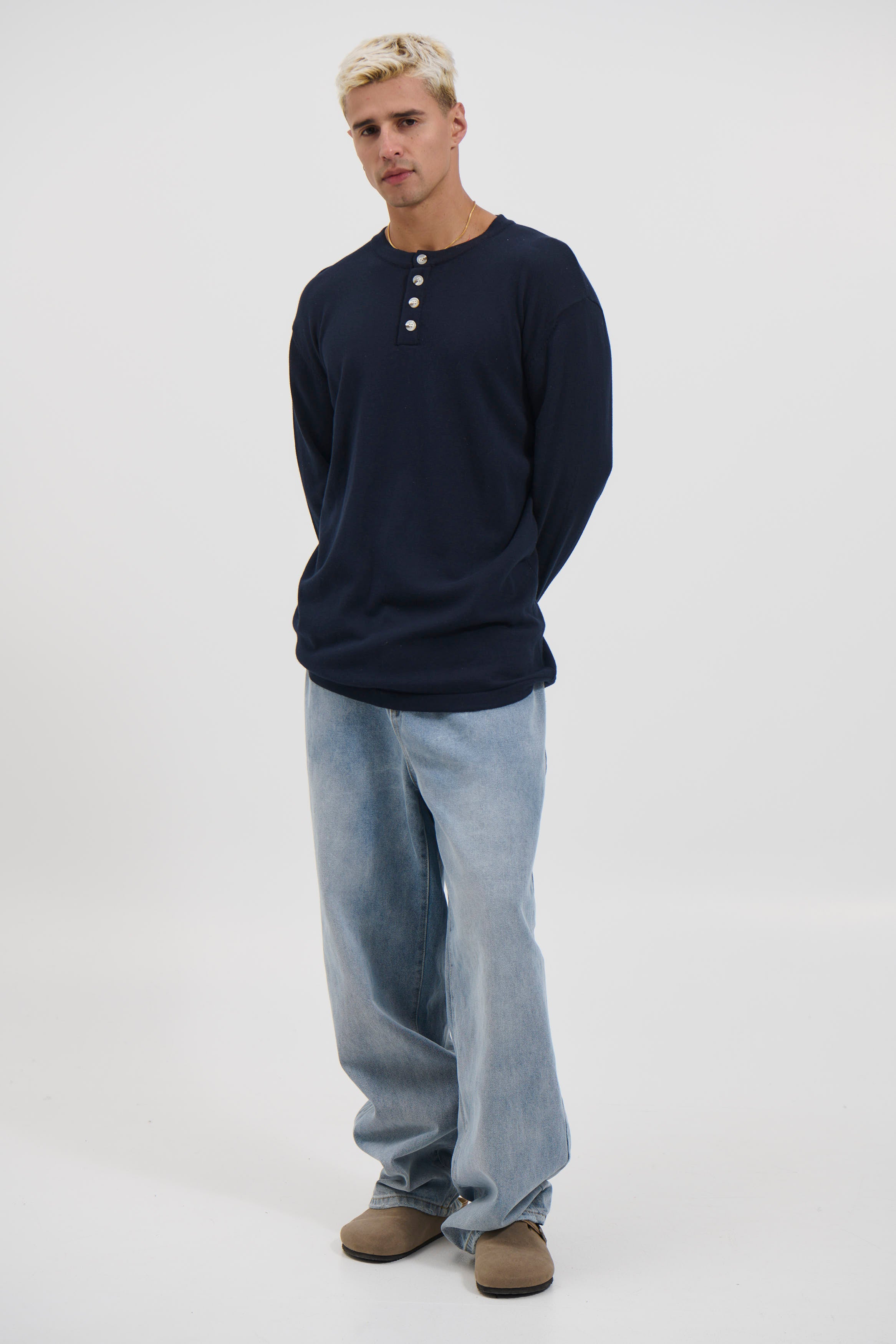 Jackson Fitted Henley Navy