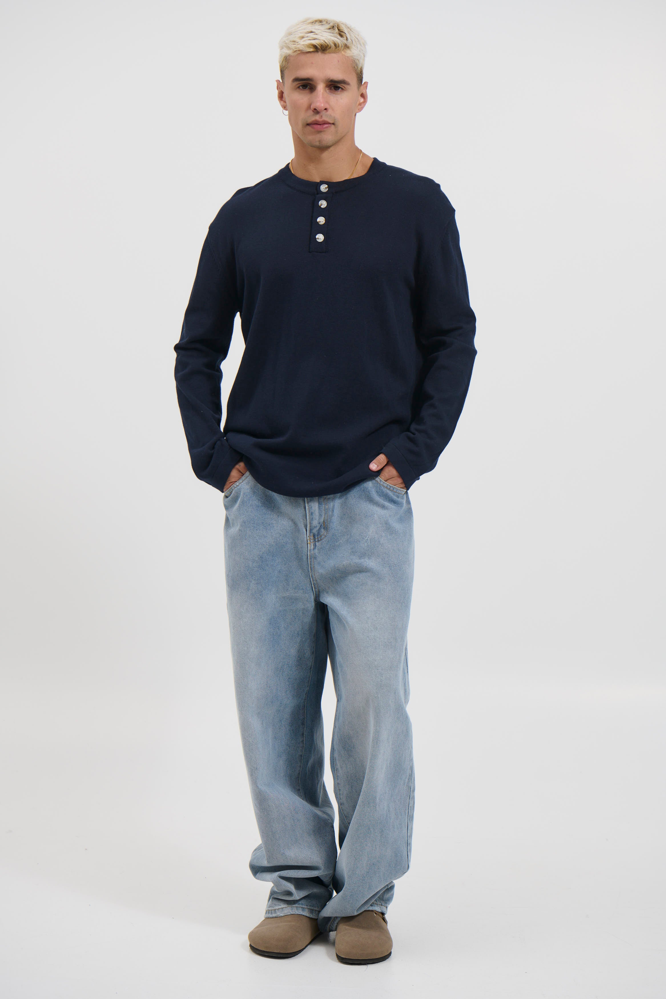 Jackson Fitted Henley Navy