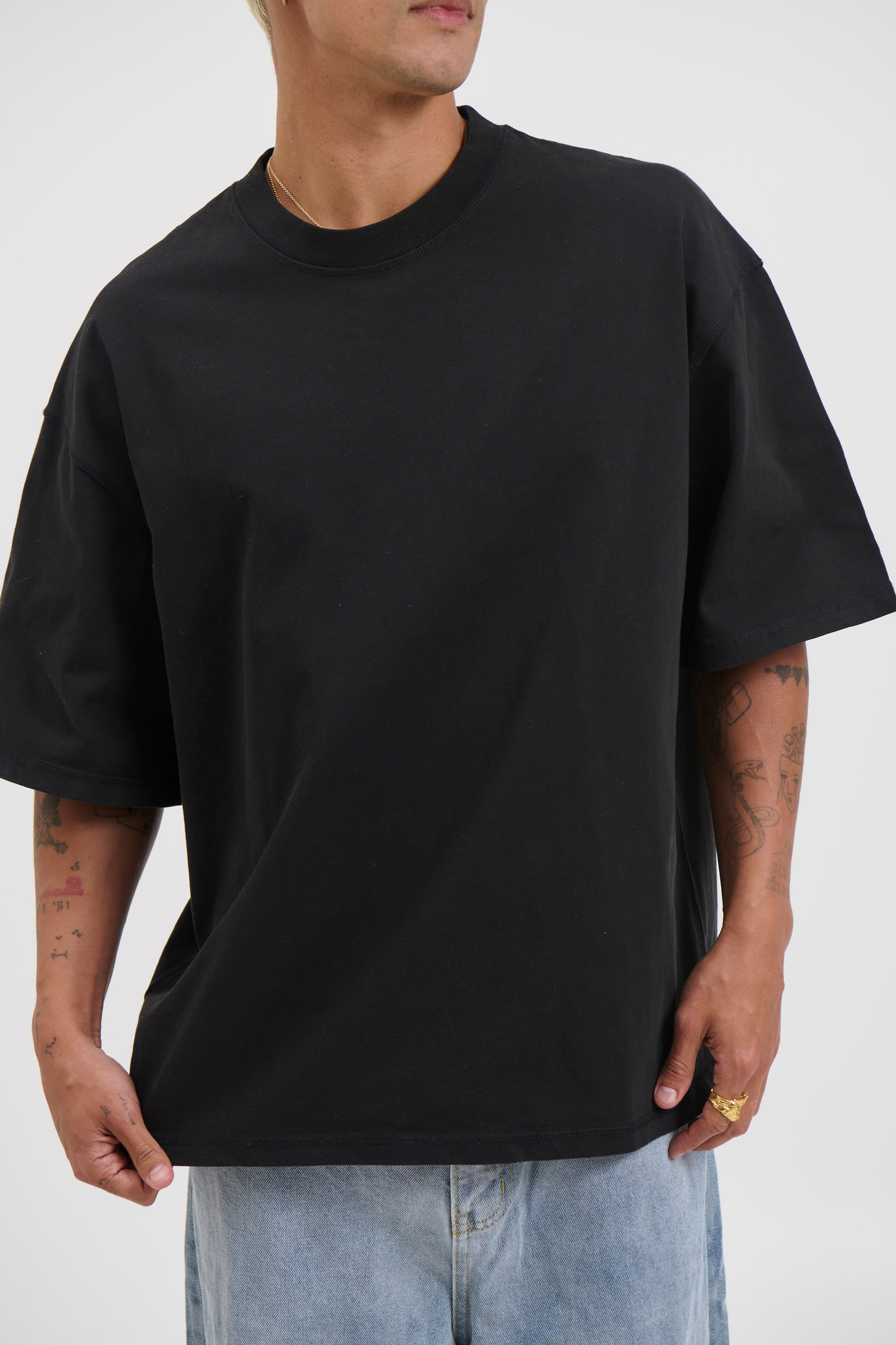 Lyle Crew Neck Tee Black