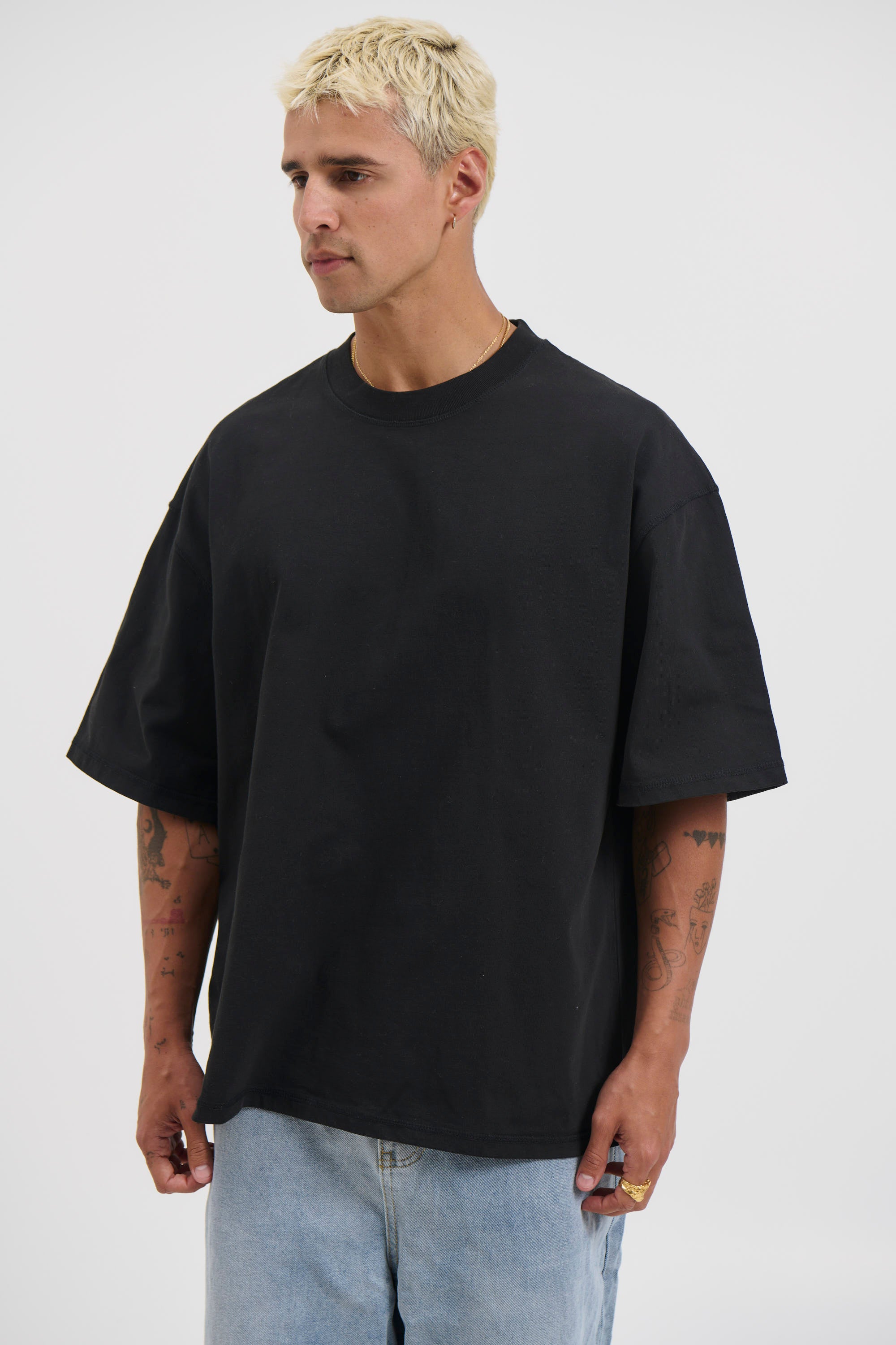 Lyle Crew Neck Tee Black