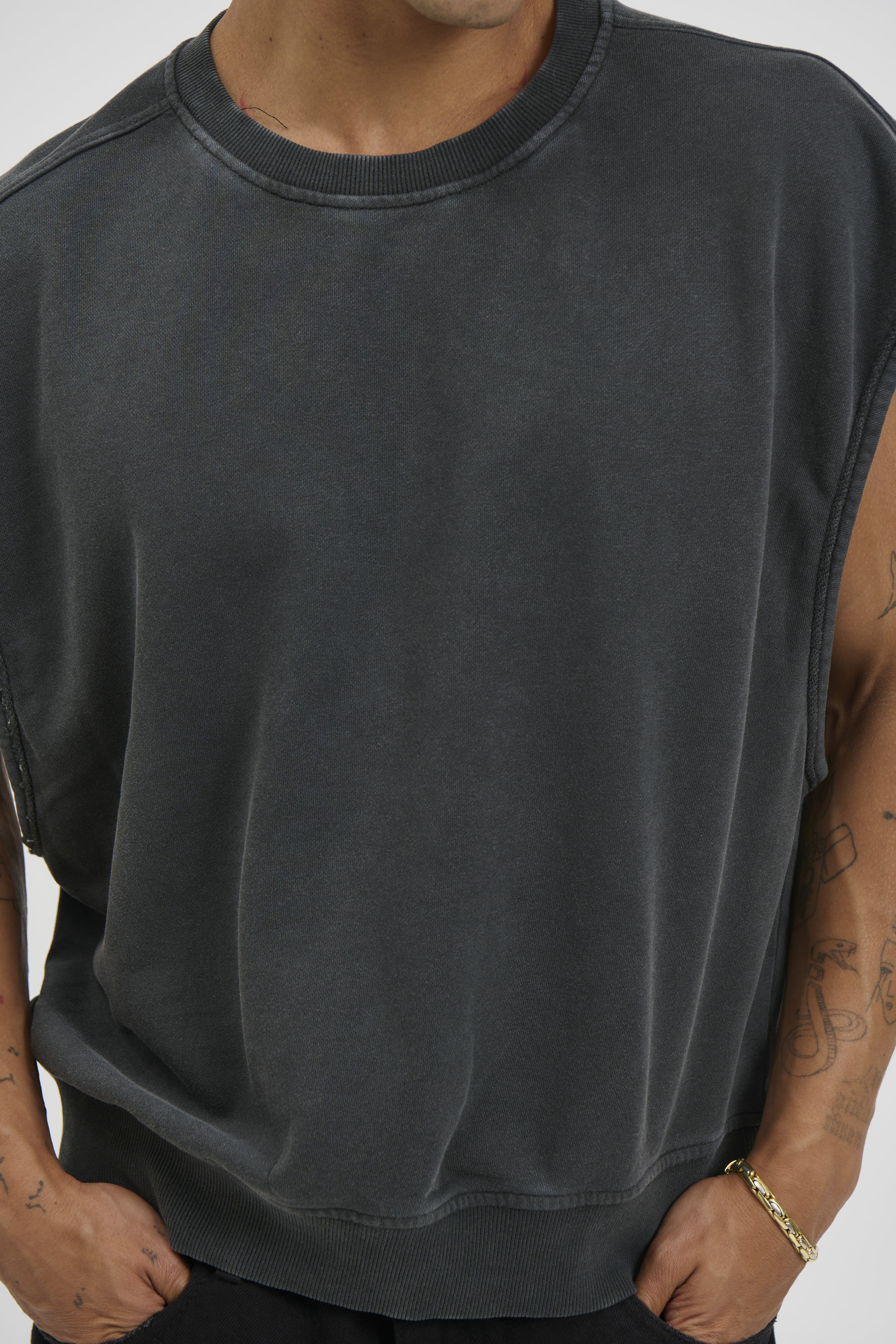 Cropped Fleece Ribbed Tank Charcoal