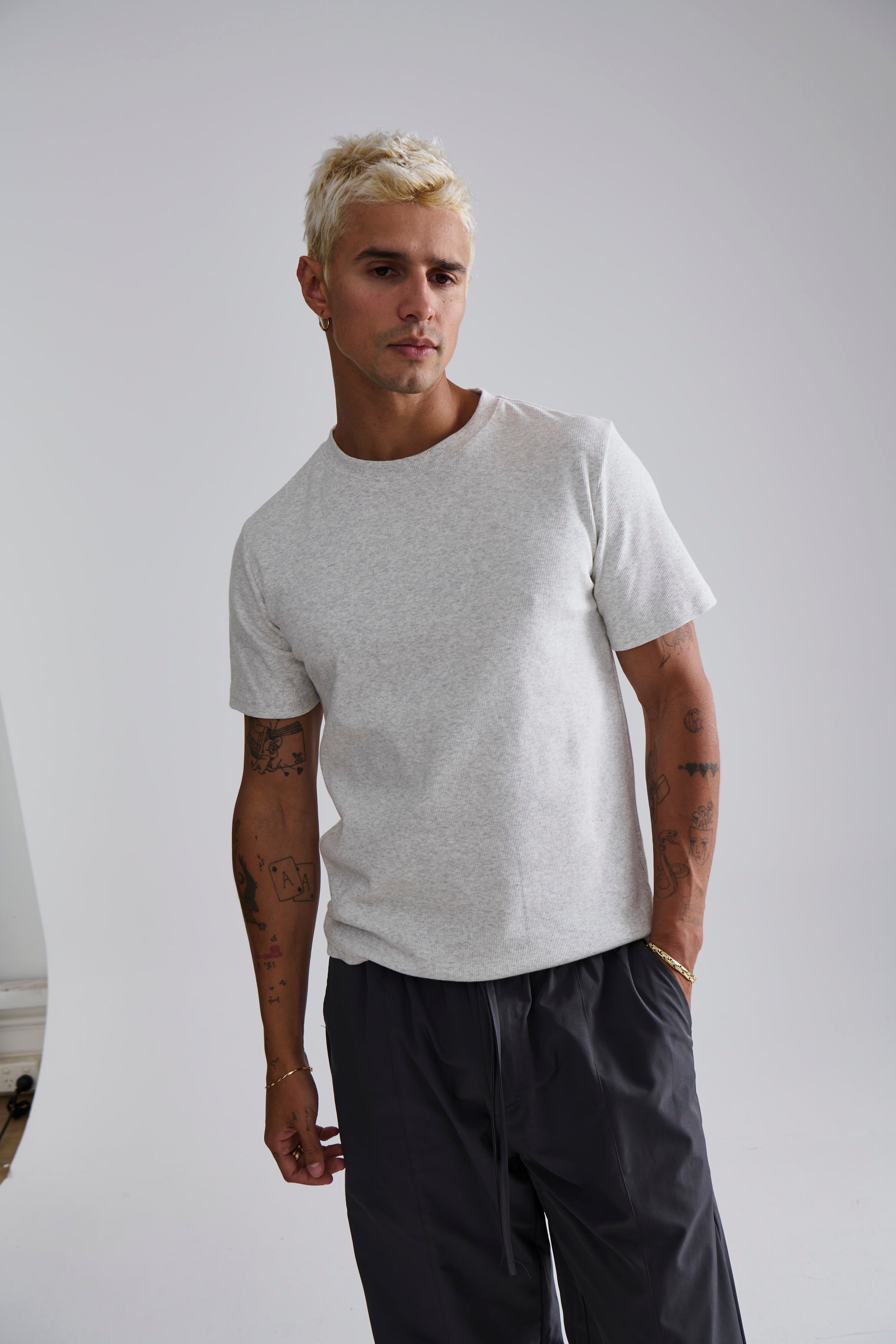 Fitted Ribbed Tee Grey