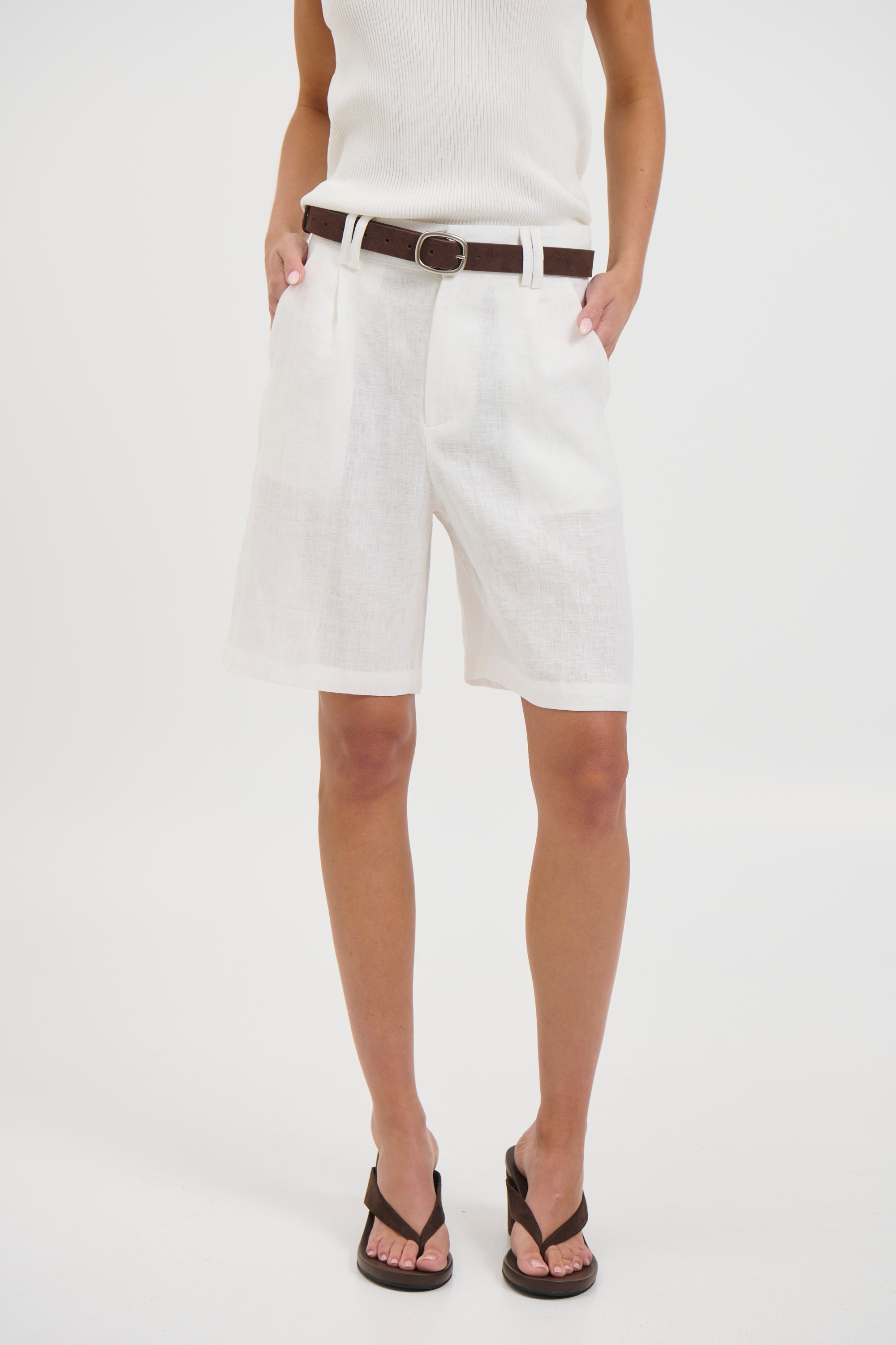 Dora Linen Short White