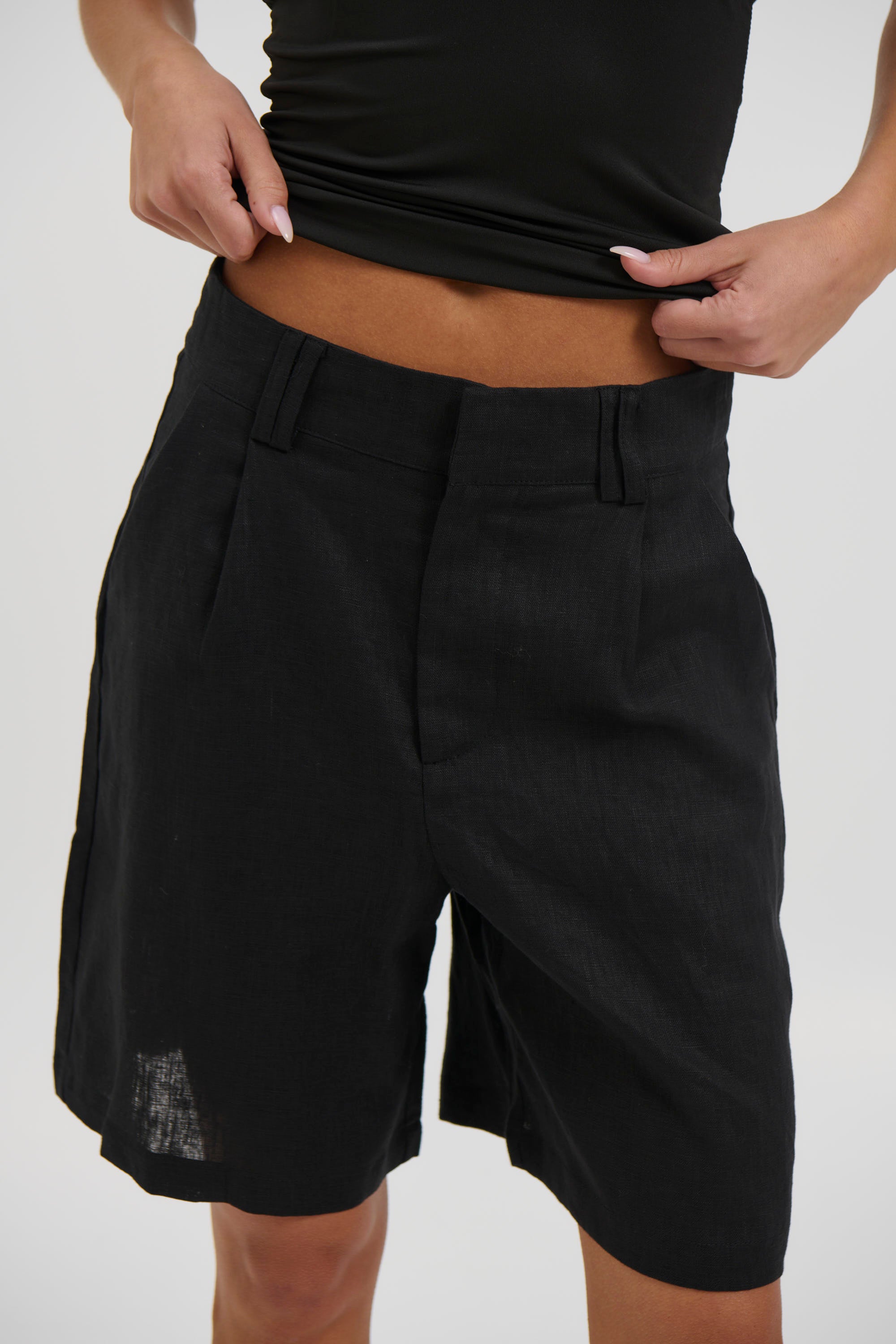 Dora Linen Short Black