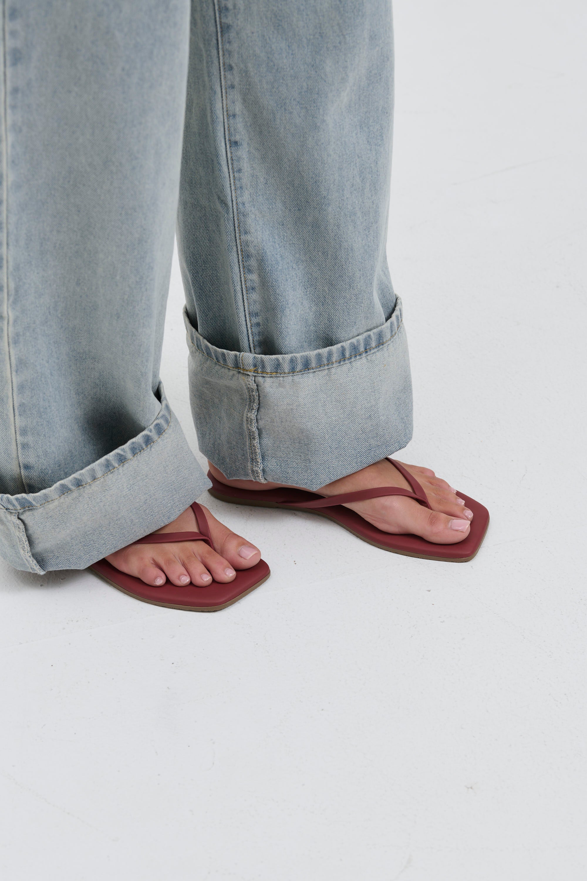 Square Toe Lily Burgundy