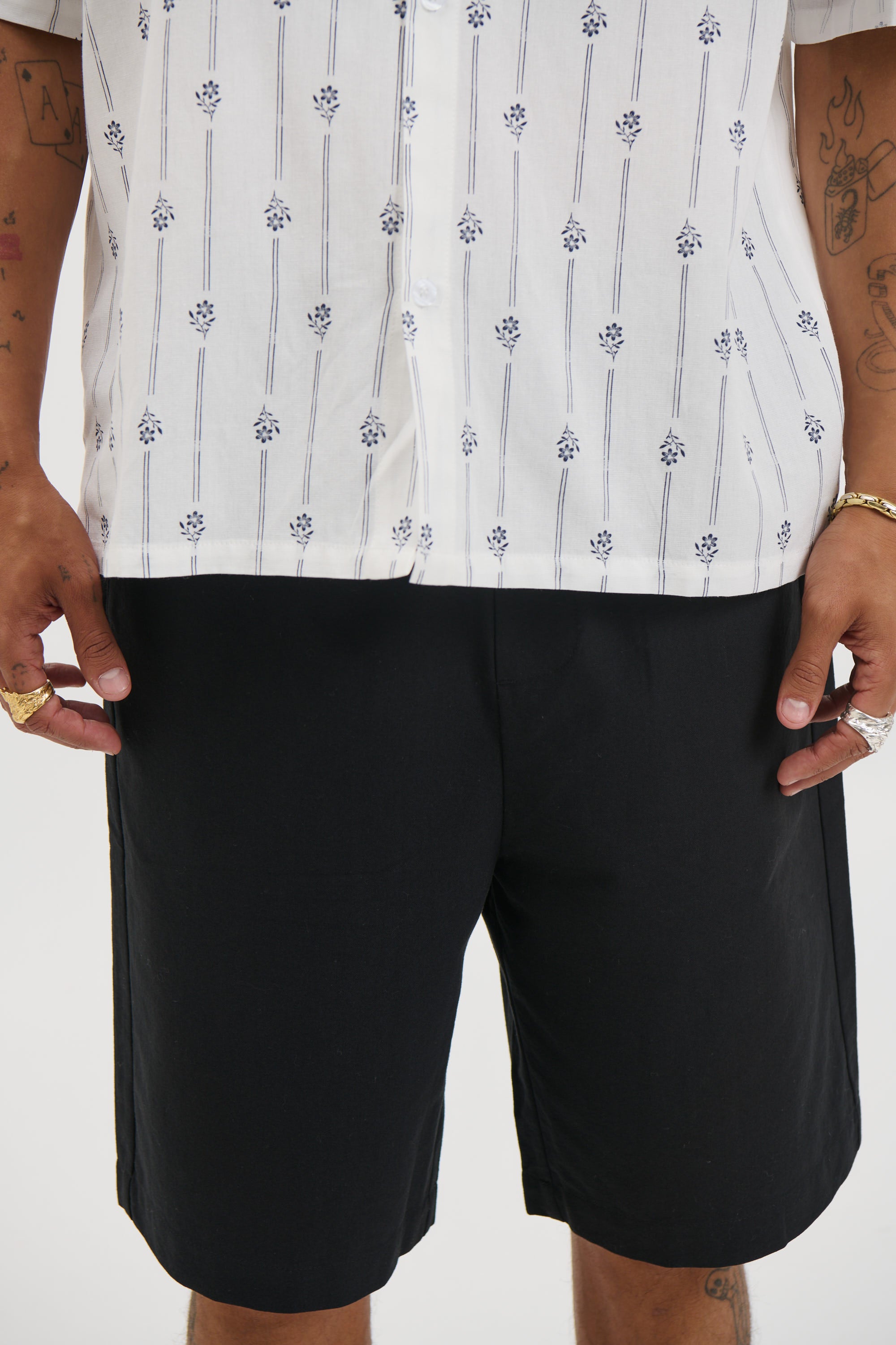 Mike Relaxed Short Black
