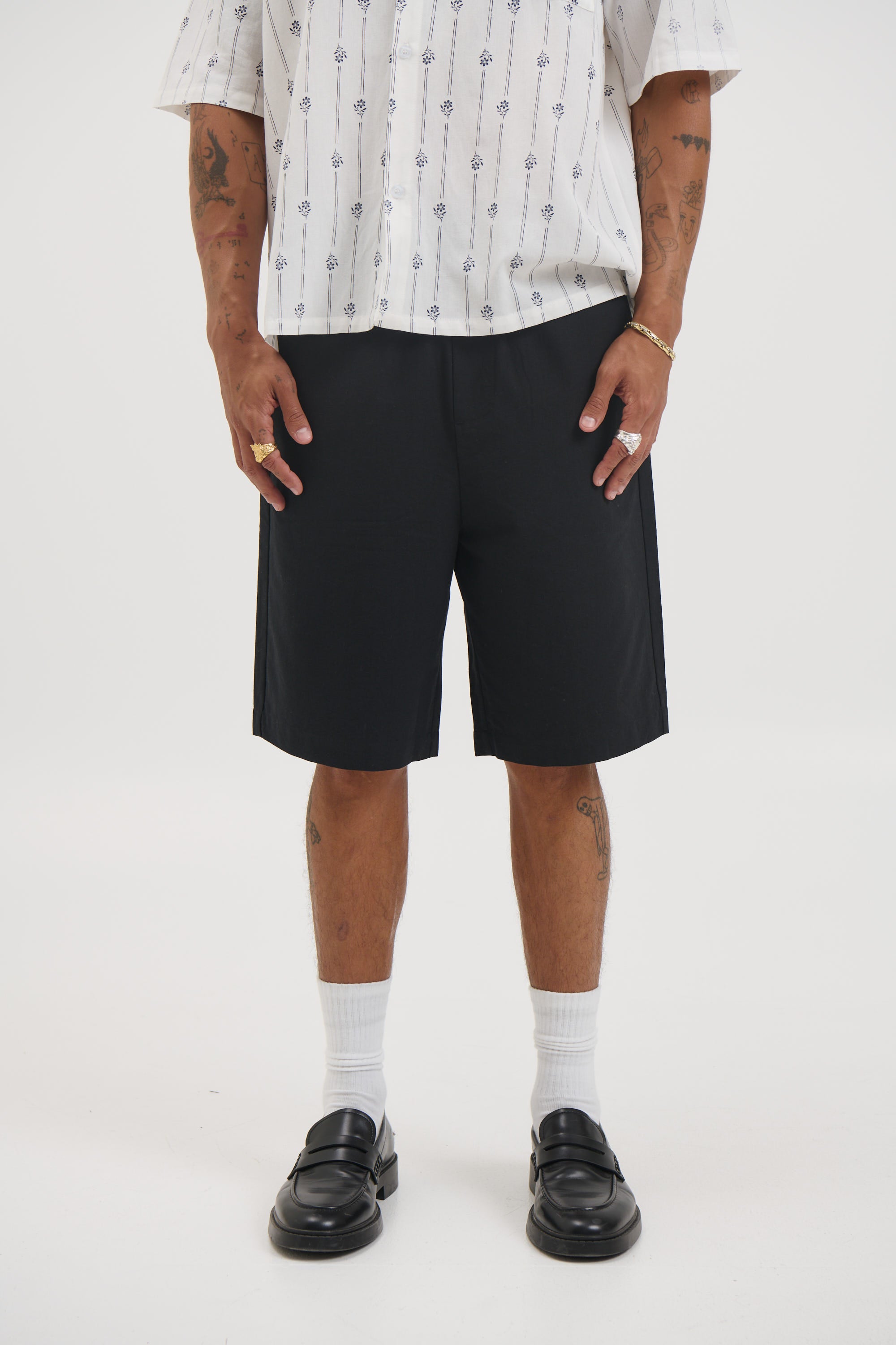 Mike Relaxed Short Black