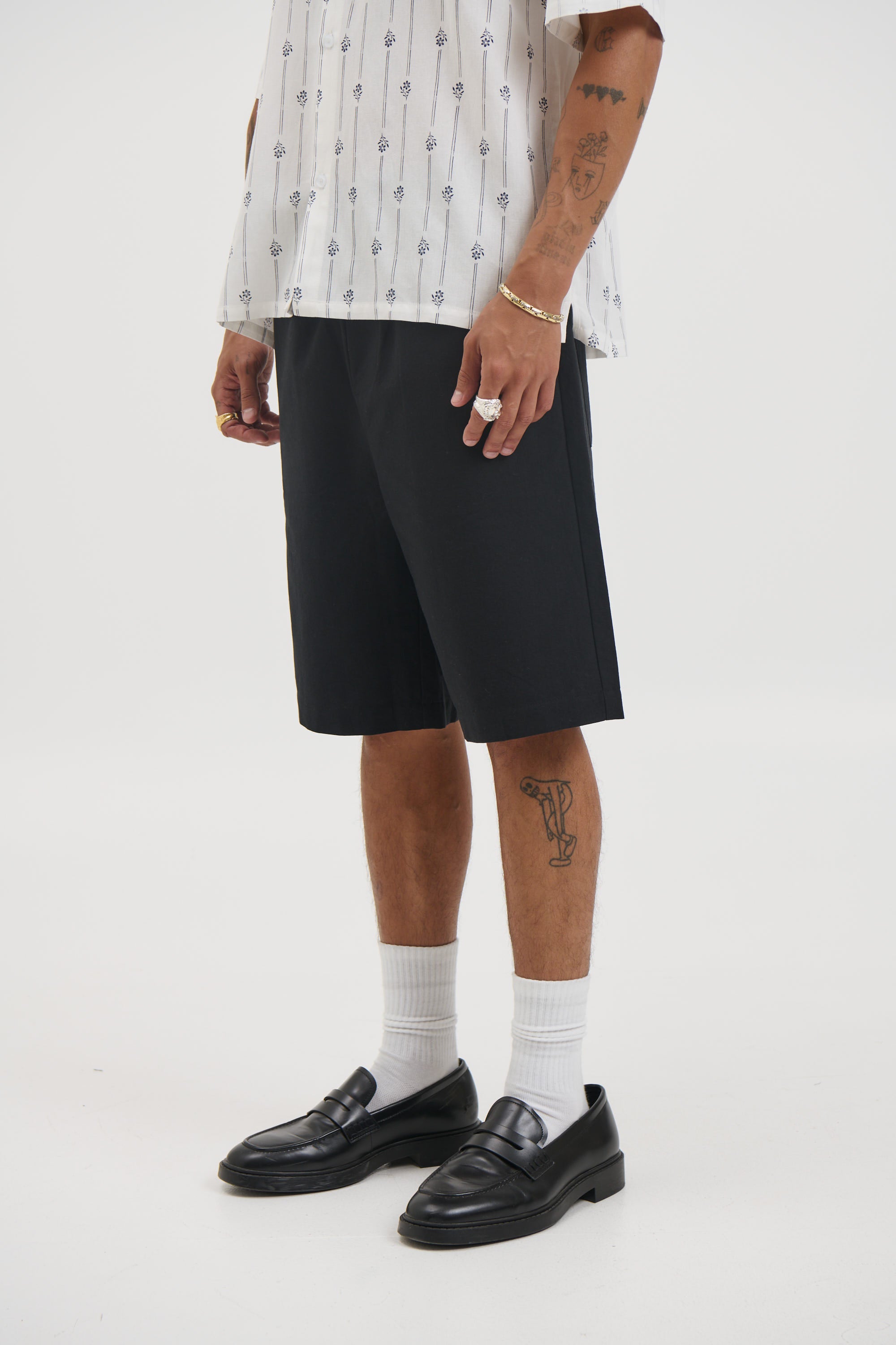 Mike Relaxed Short Black