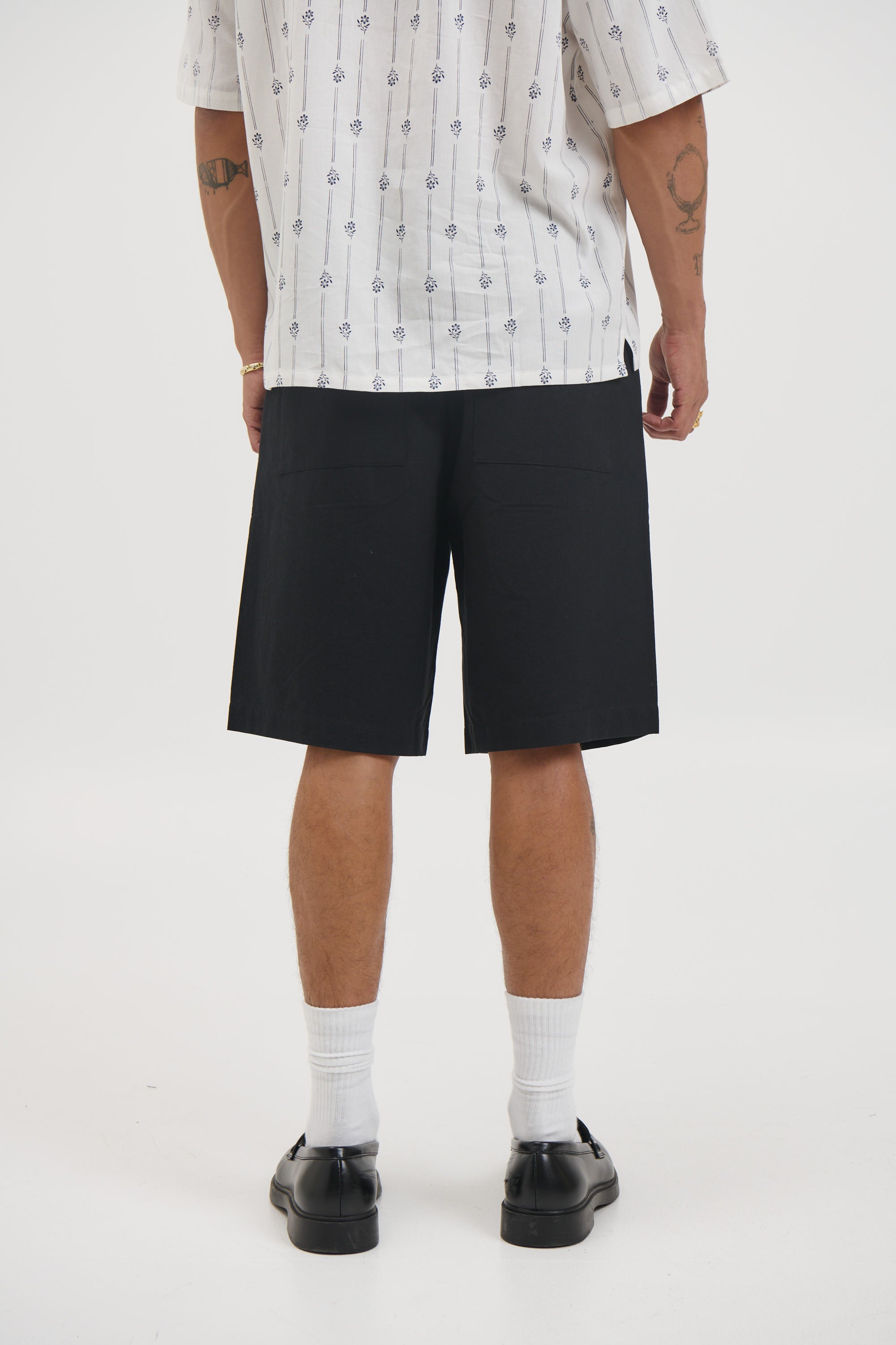 Mike Relaxed Short Black