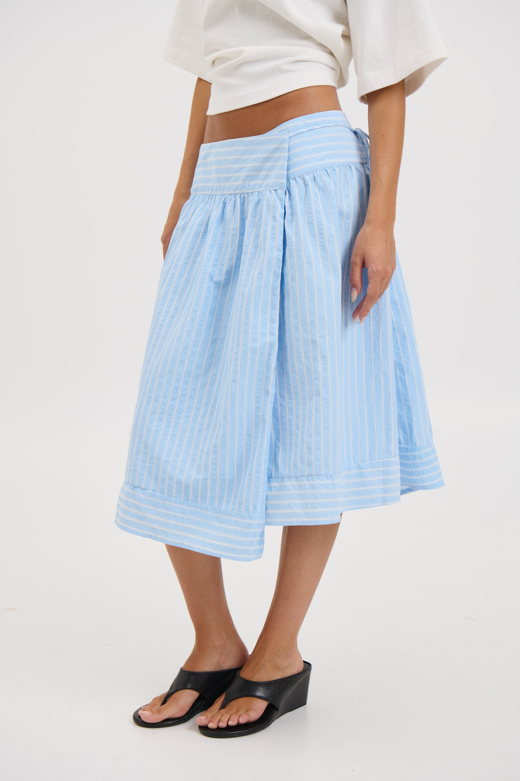 Chase Midi Skirt Sky