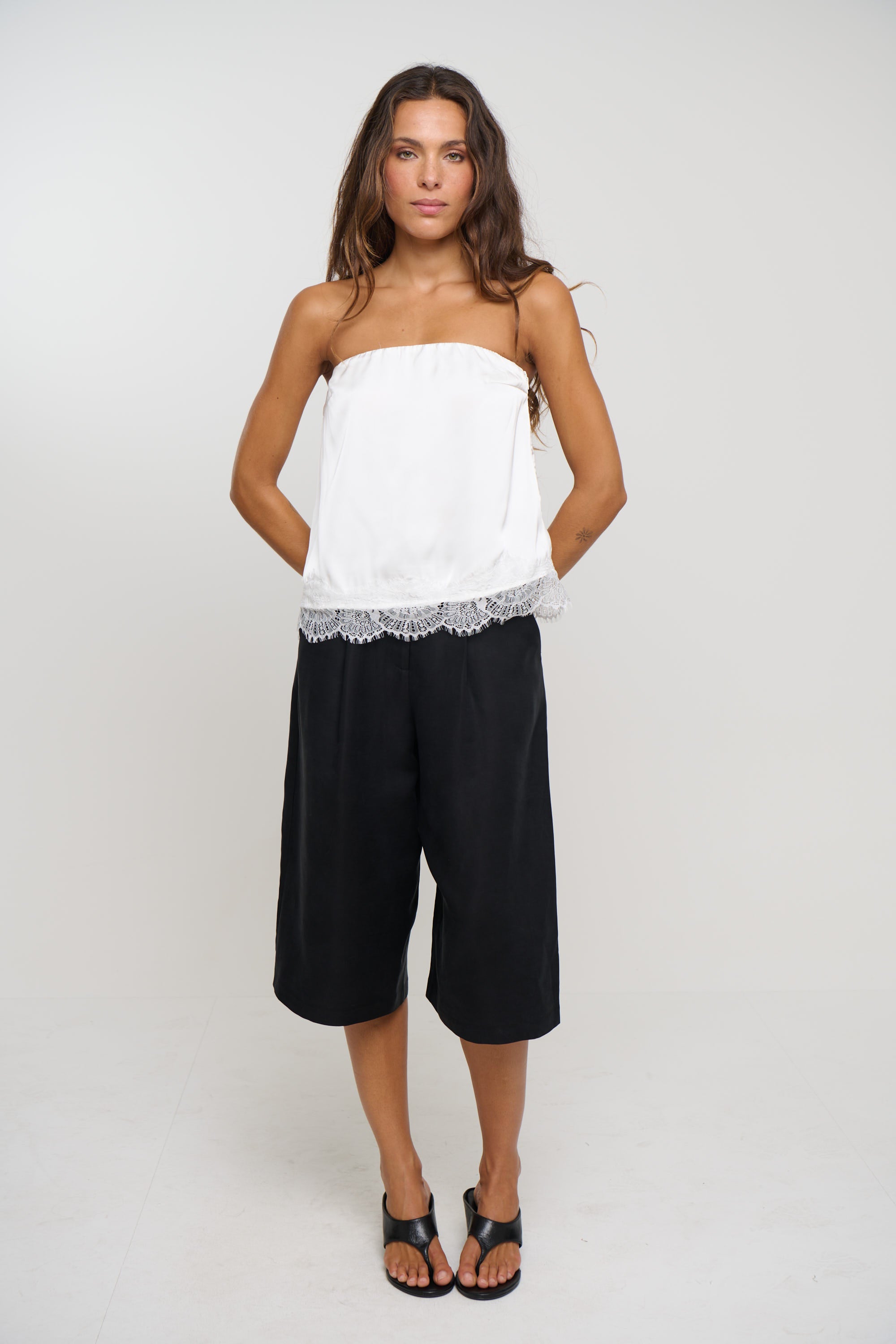 Stassie Strapless Top White