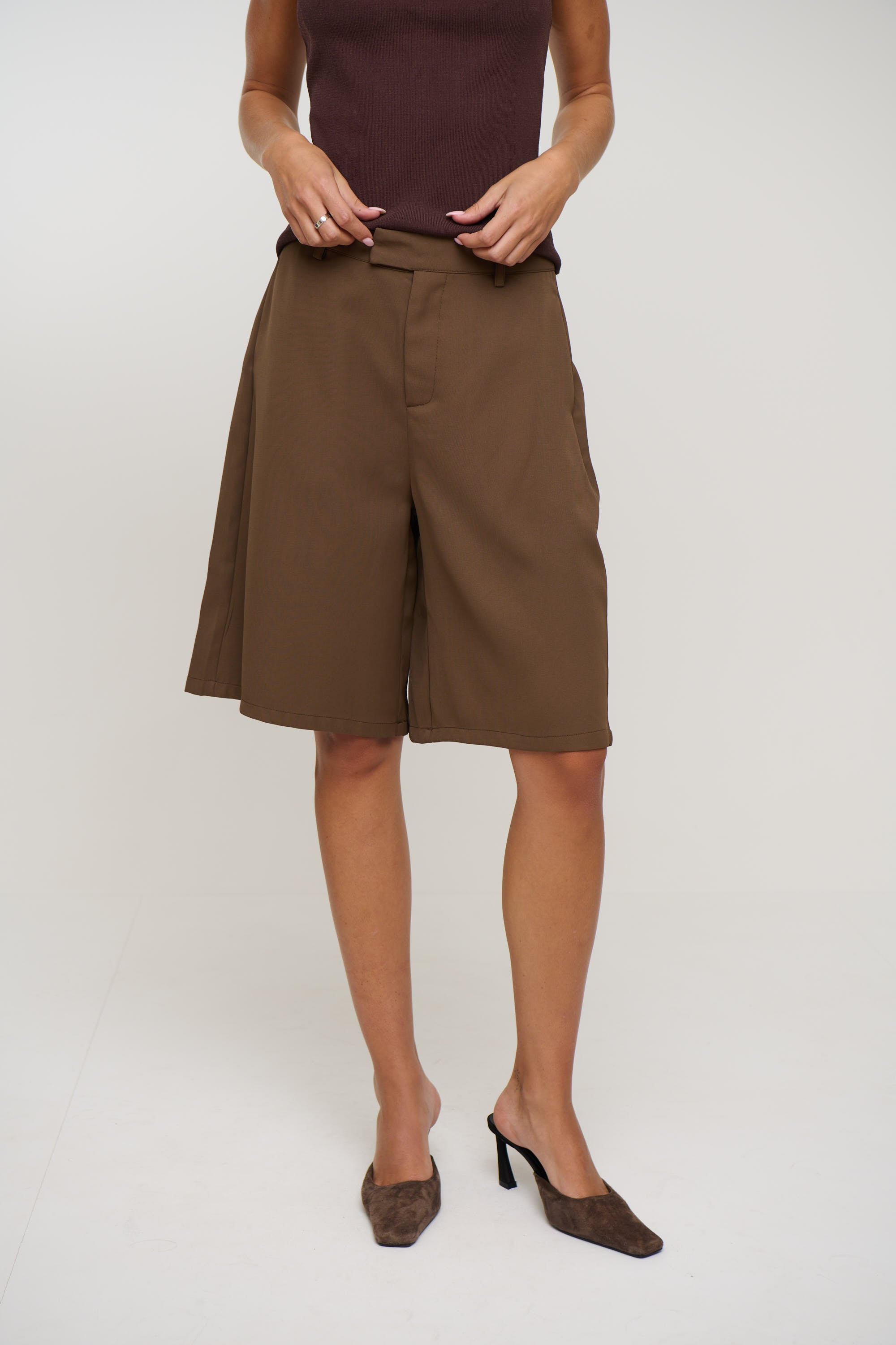 Brooks Bermuda Short Chocolate